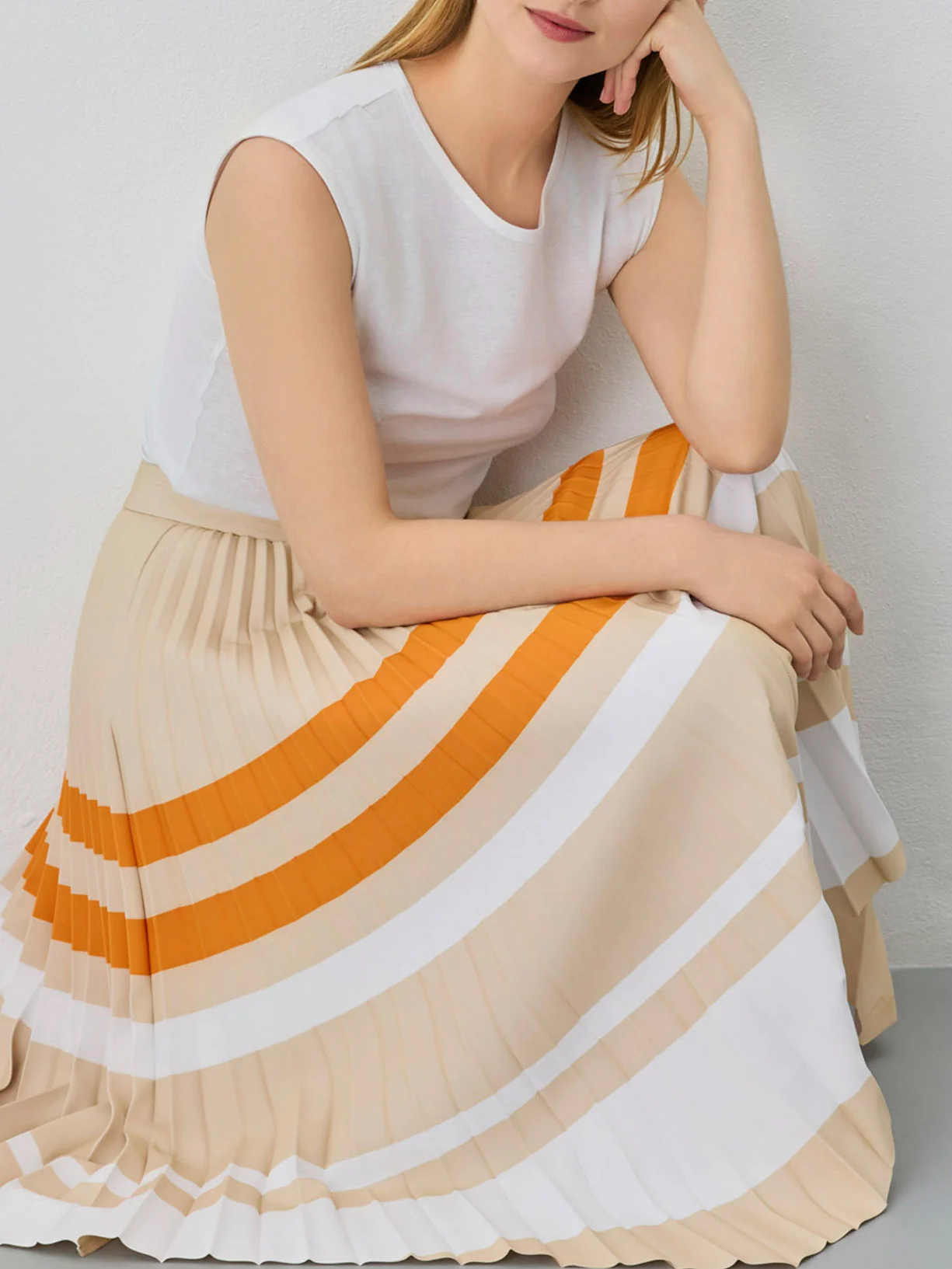 Asymmetric Pleated Skirt With Stripes