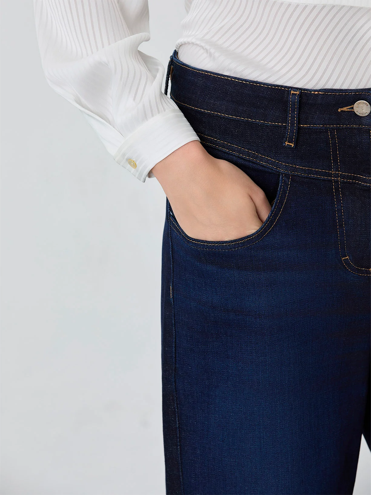 Baloon Denim Jeans - Image 3