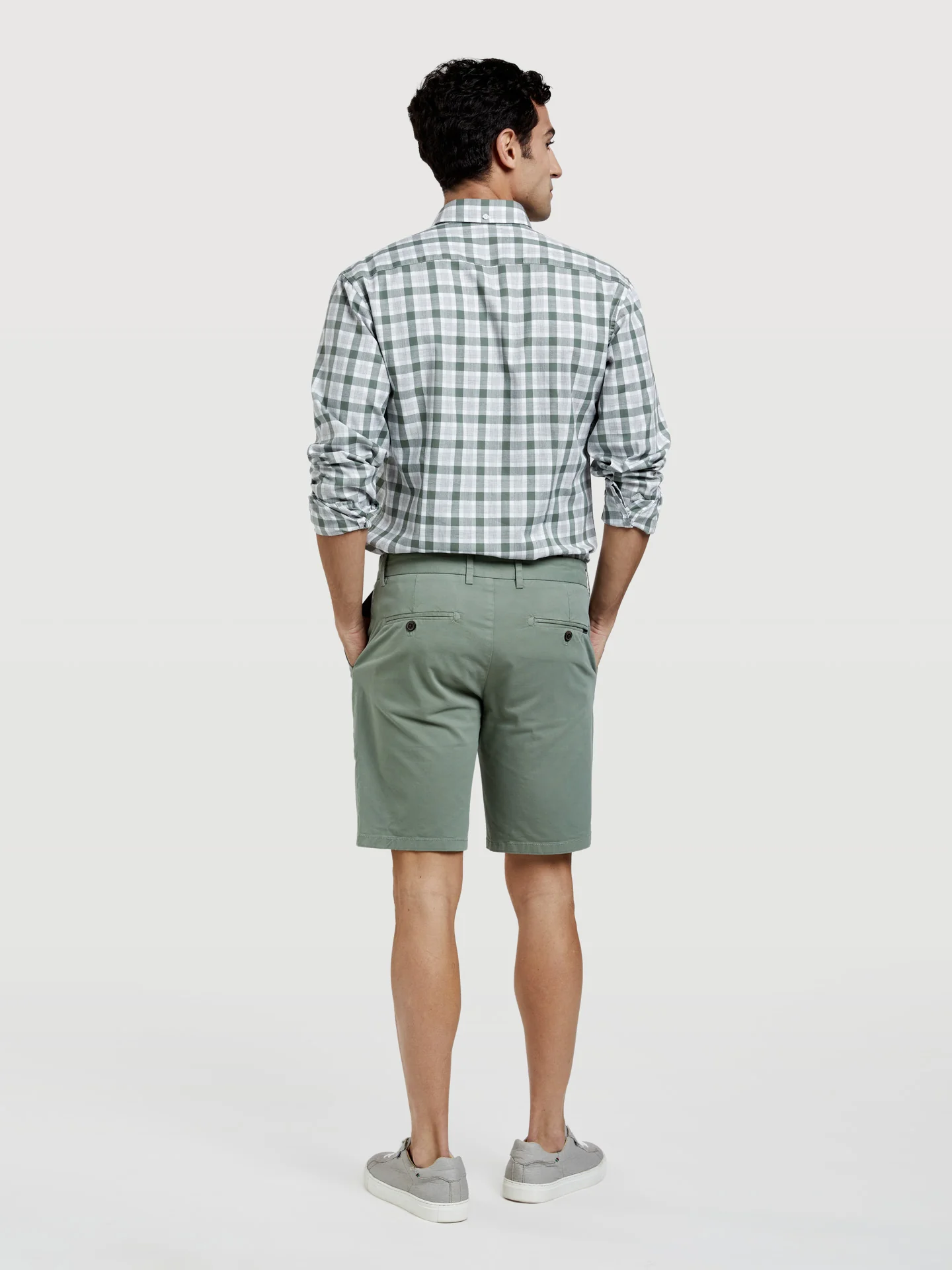 Basic Comfort Slim Fit Bermuda in Garment Dye - Image 15