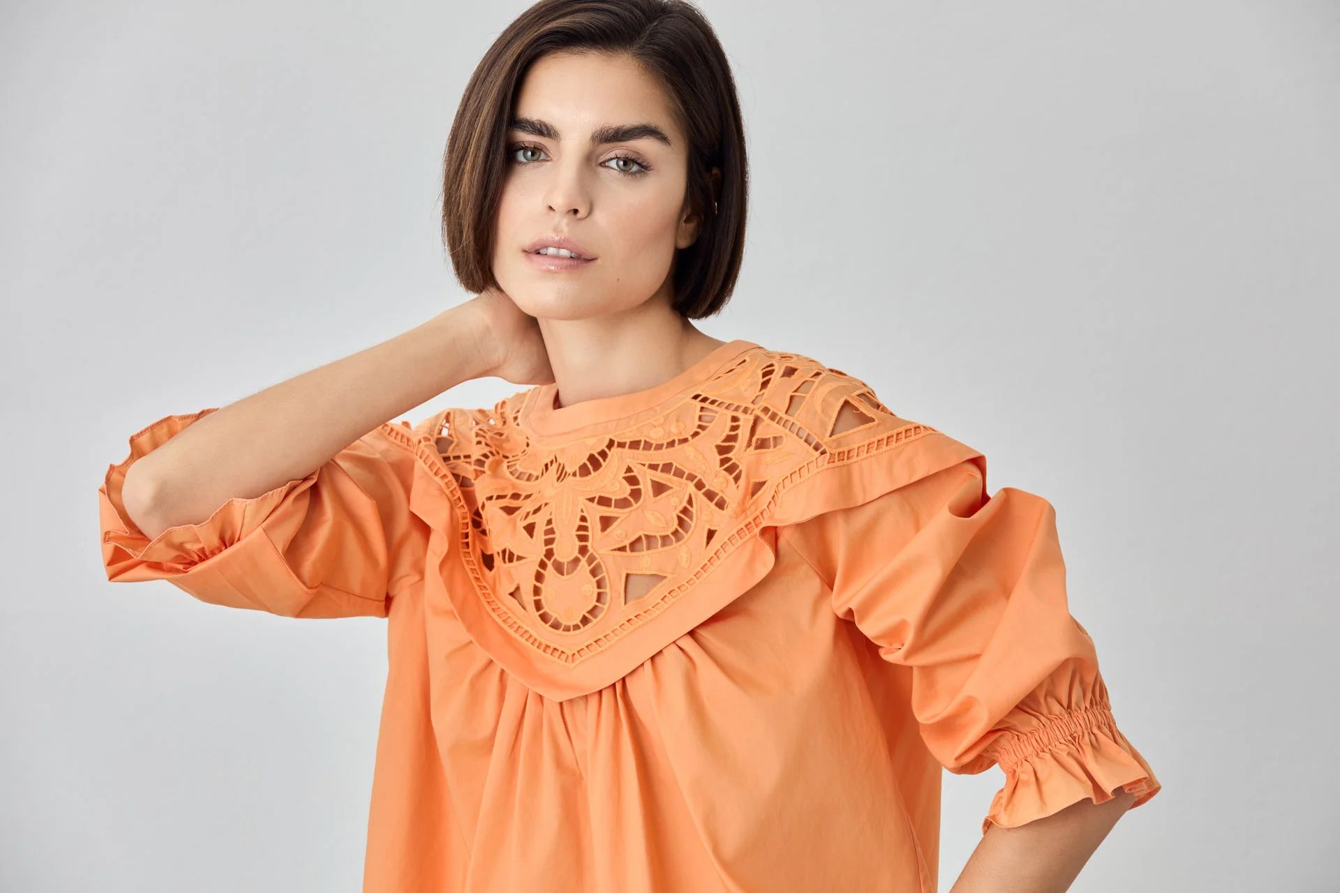 Blouse In Organic Cotton Poplin With English Embroidery - Image 10
