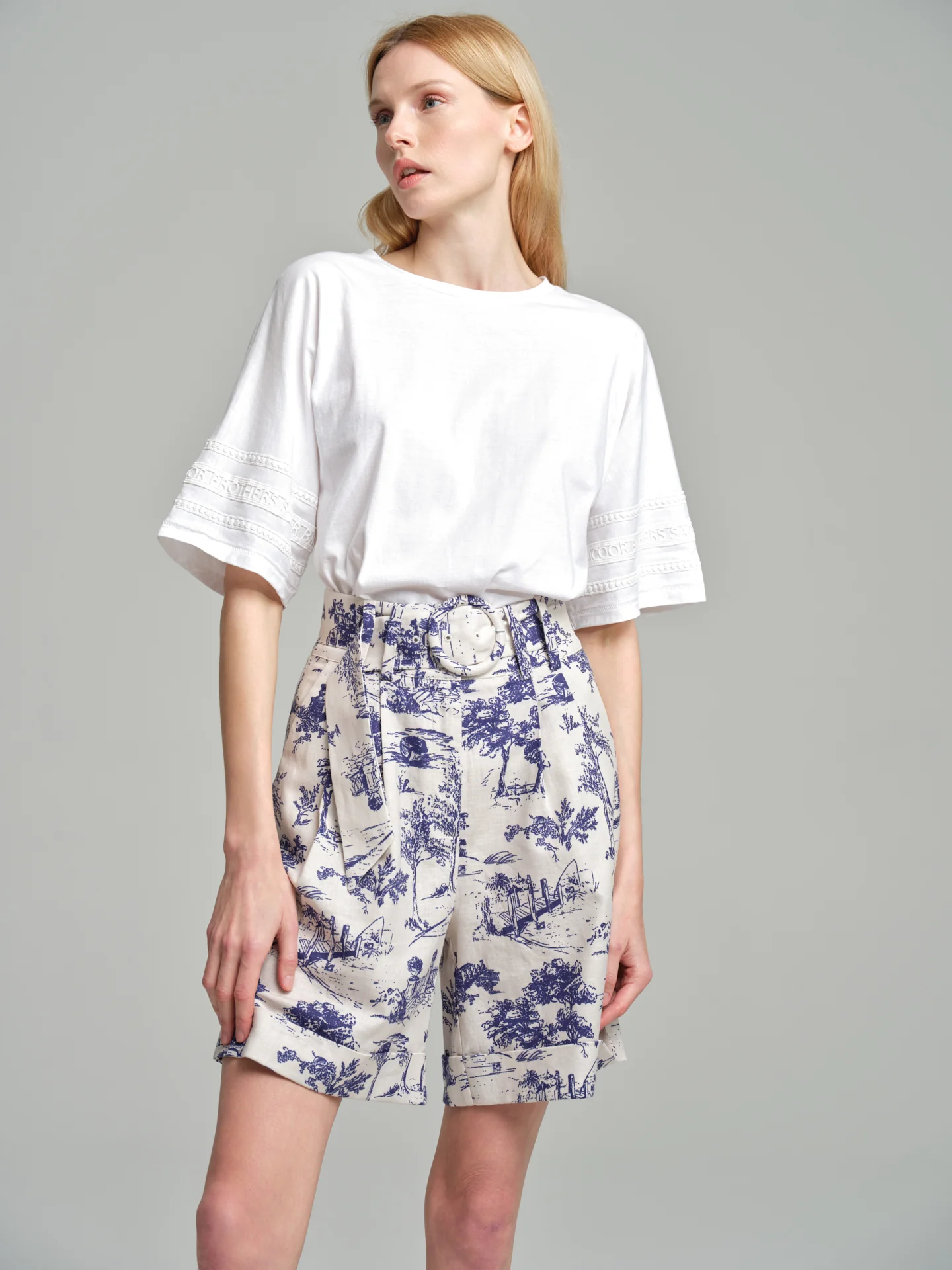 Branding lace t-shirt - Image 2
