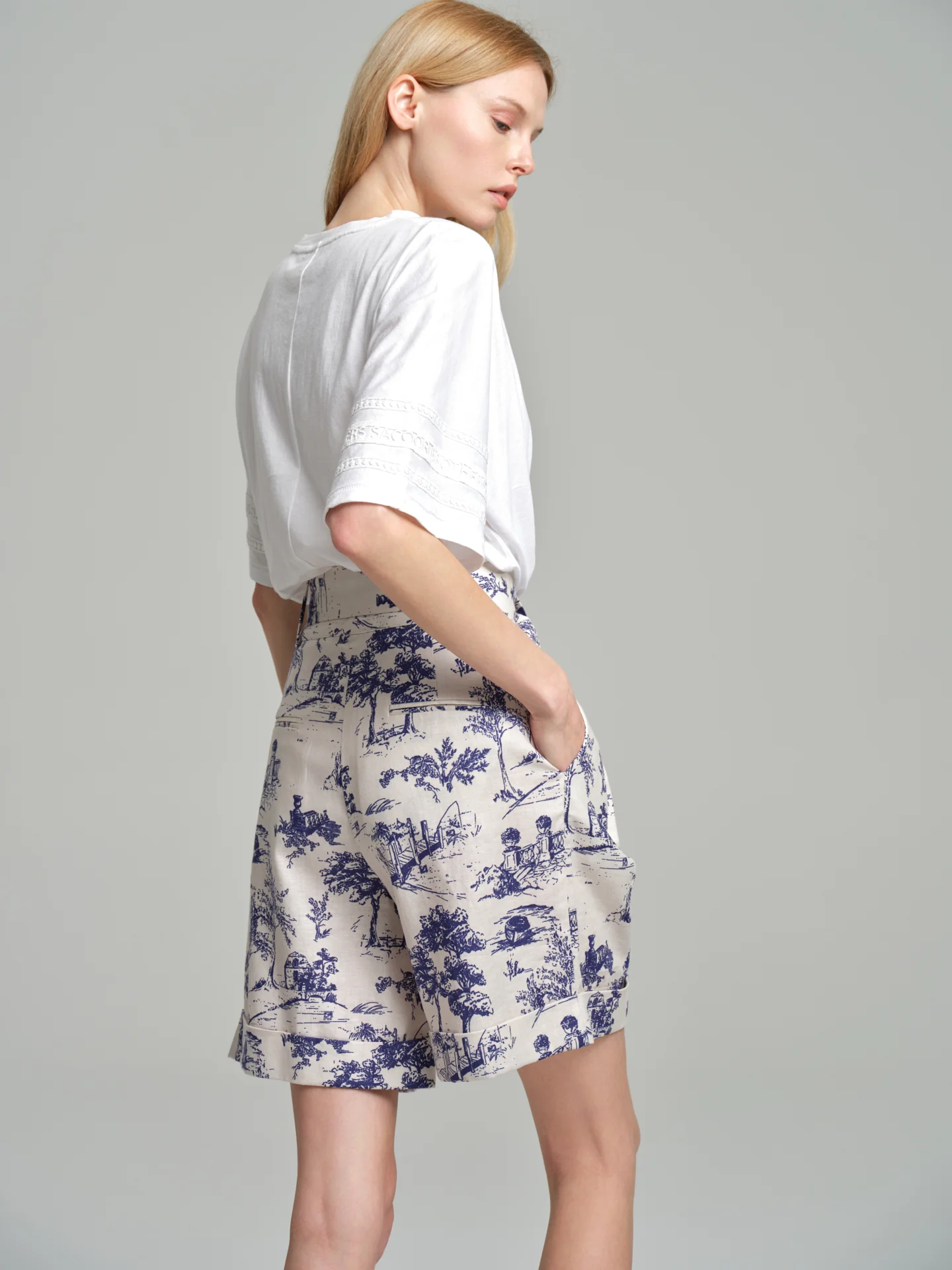 Branding lace t-shirt - Image 4