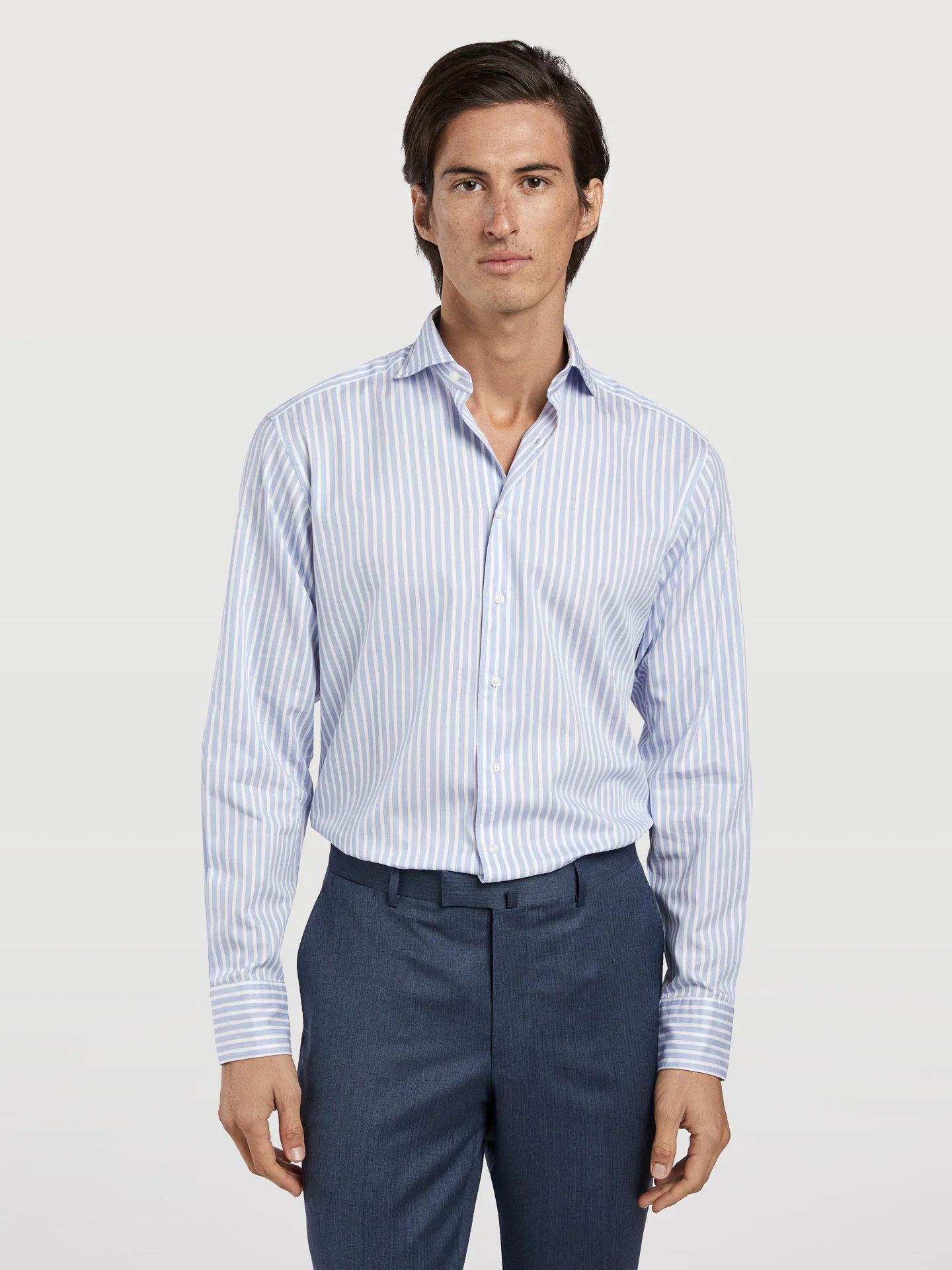 BRISTOL COLLAR SLIM FIT SINGLE CUFF.SATIN QUALITY