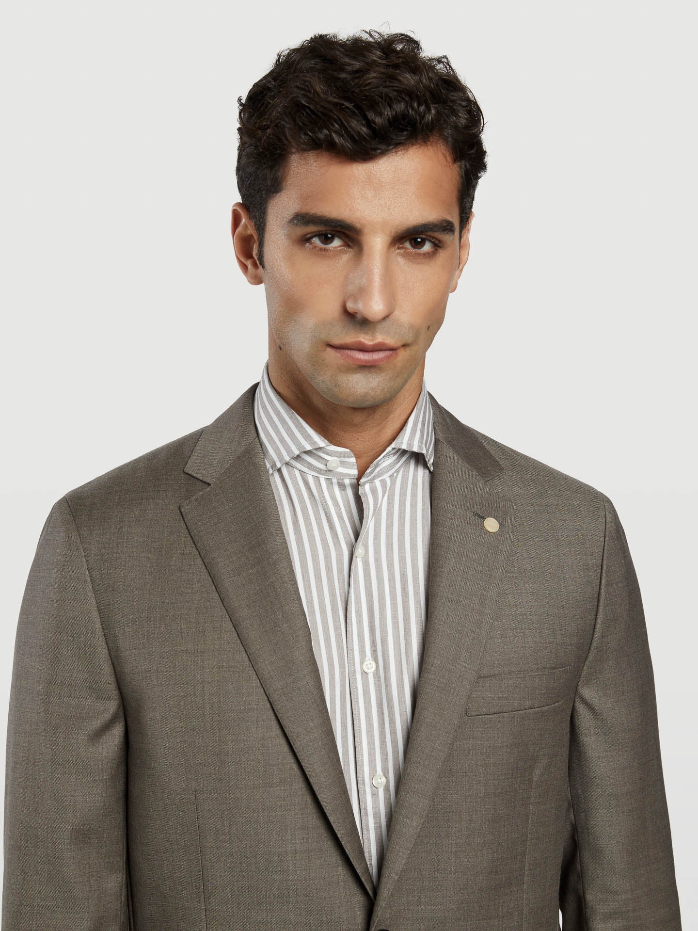 BRISTOL COLLAR SLIM FIT SINGLE CUFF.SATIN QUALITY