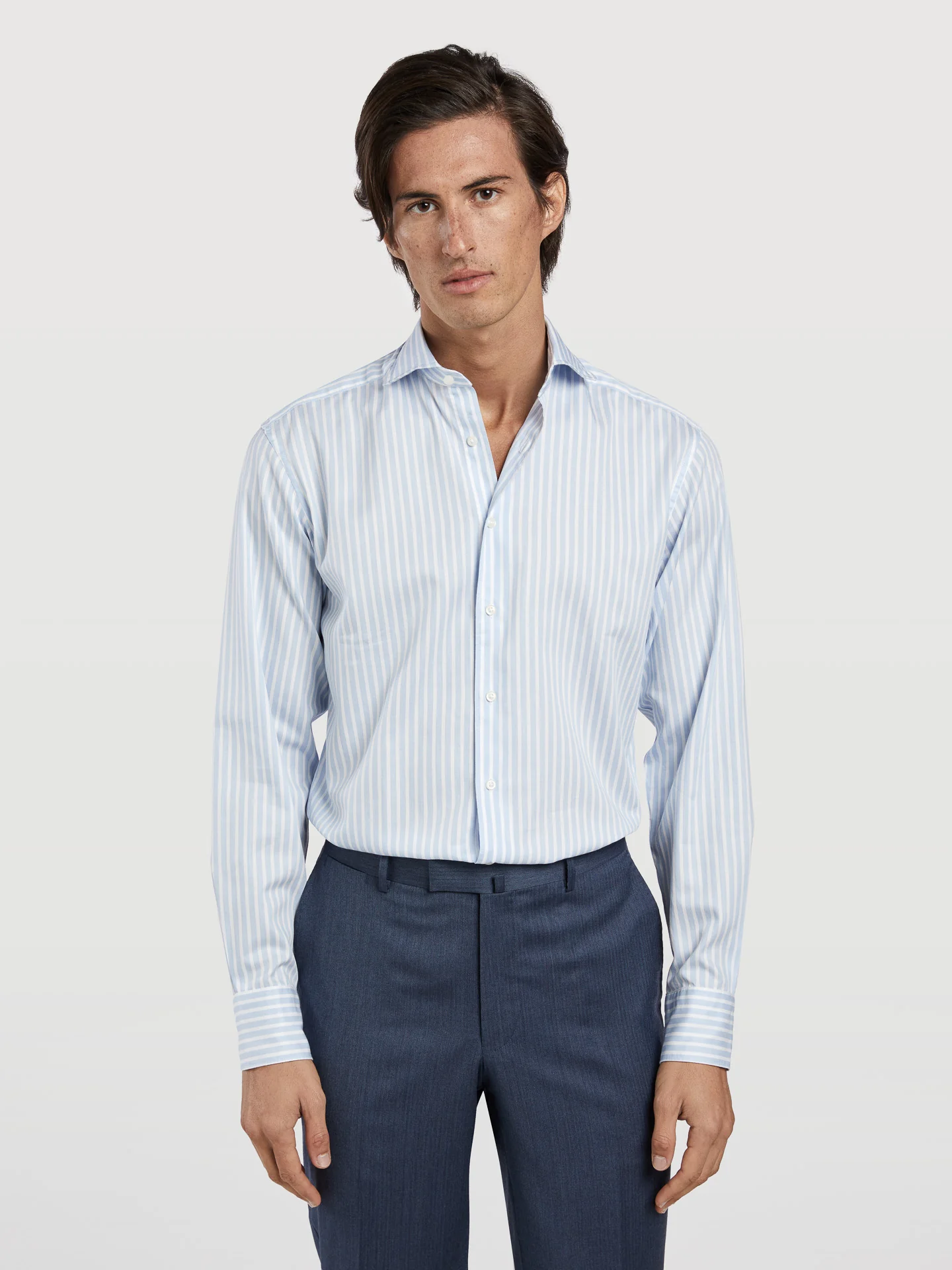 BRISTOL COLLAR SLIM FIT SINGLE CUFF.SATIN QUALITY