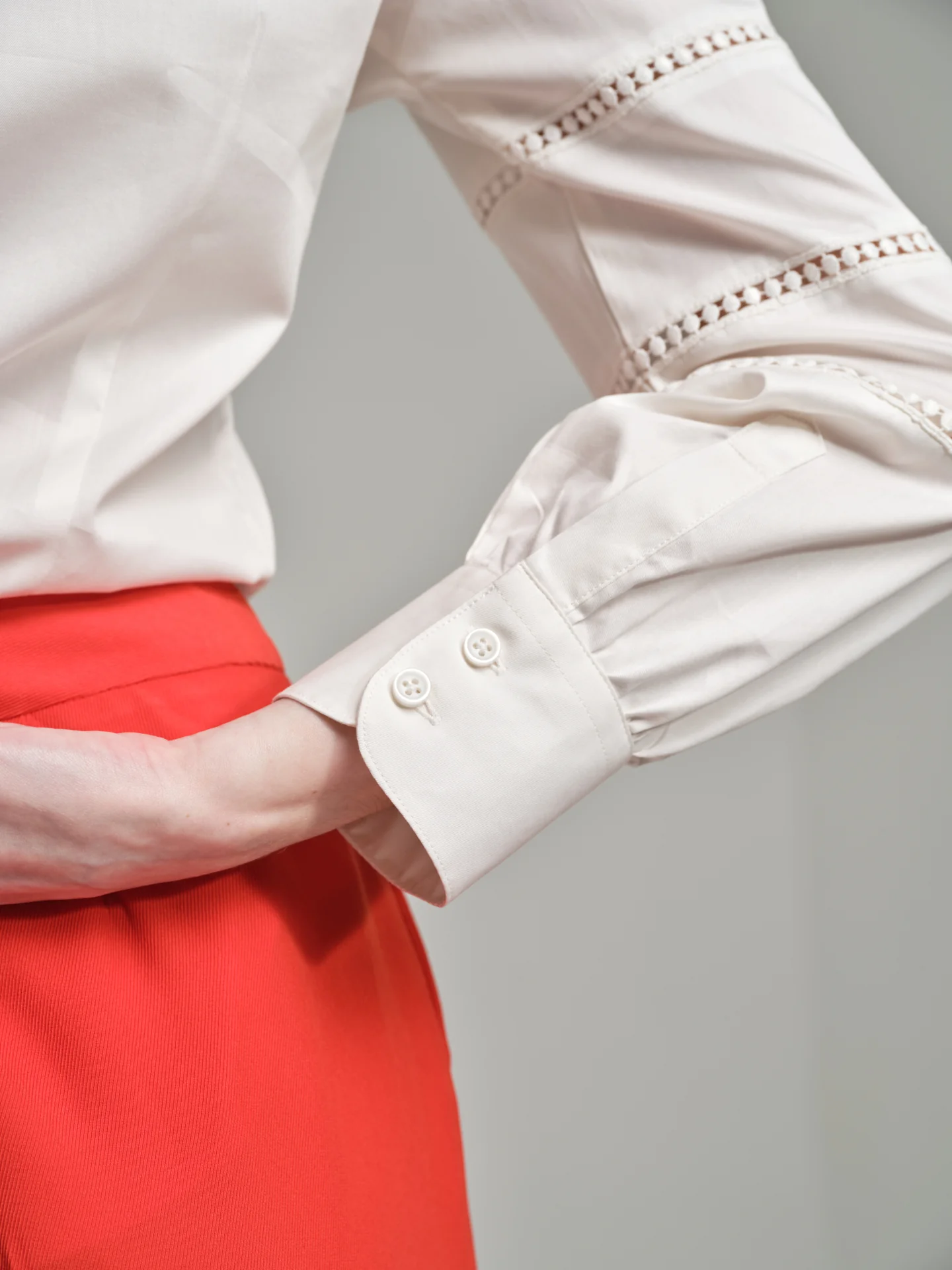 Classic slim fit volume sleeves shirt with inserted detail - Image 4