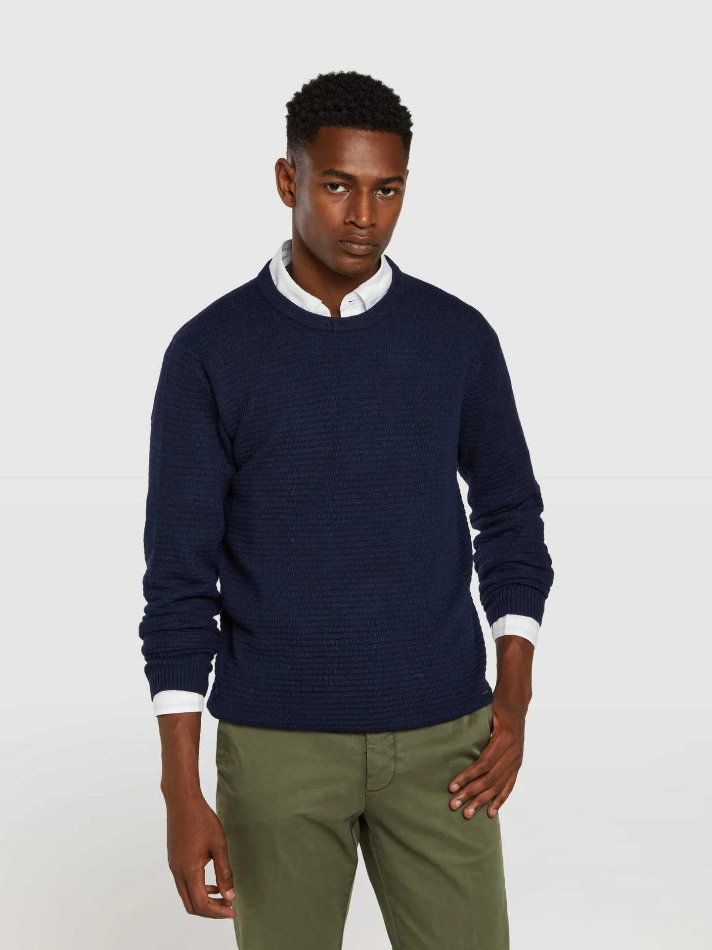 Crew neck sweater with fancy knitting - Image 4