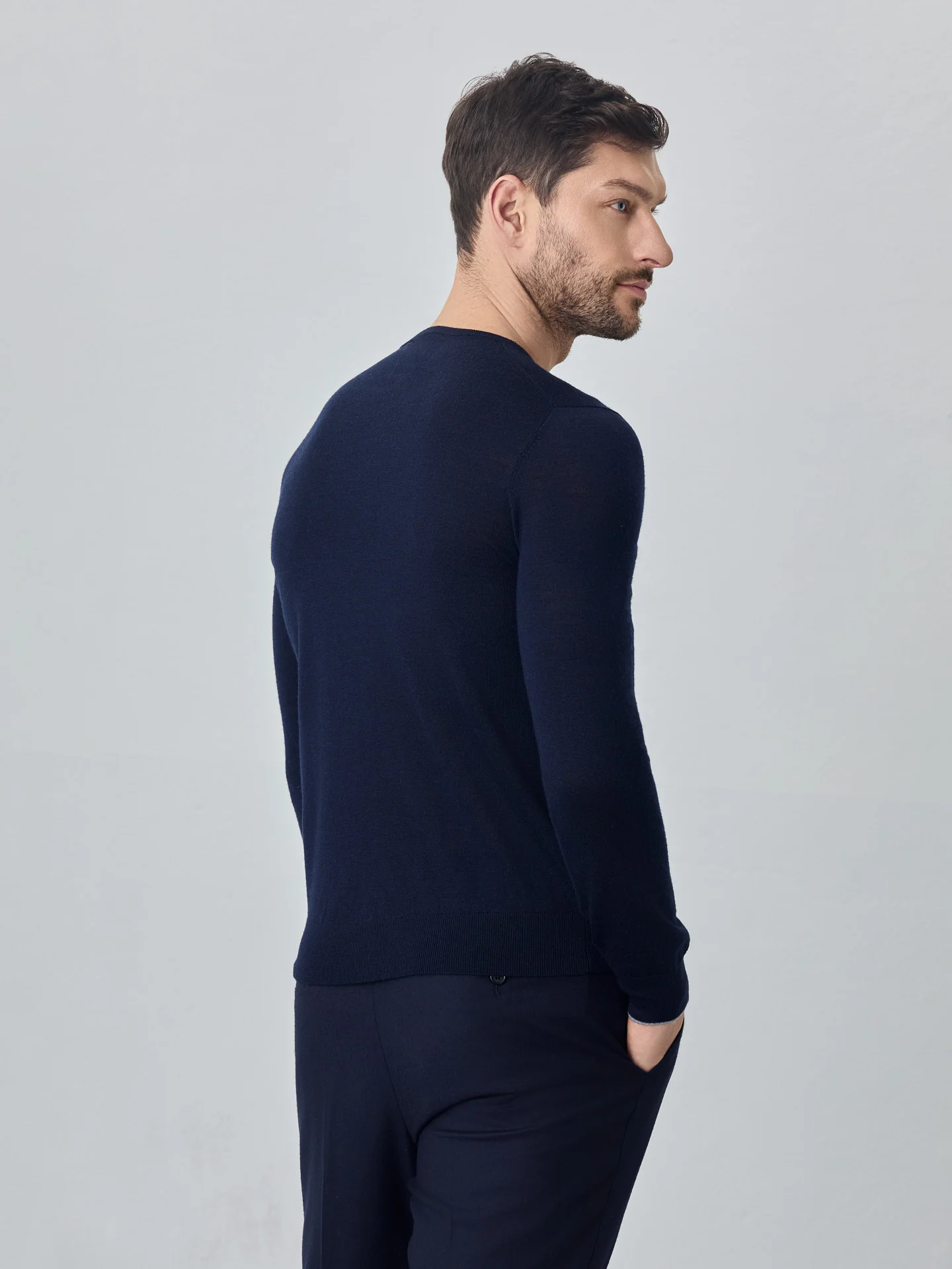 Crew Neck Sweater With Long Sleeves In Extra Fine Merino Wool - Image 9