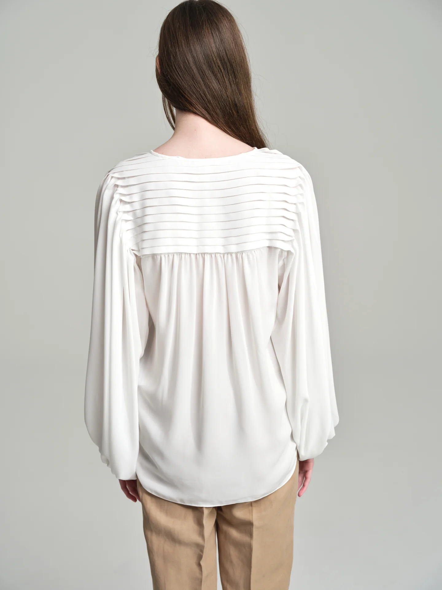 Fancy blouse with pleated detail - Image 5