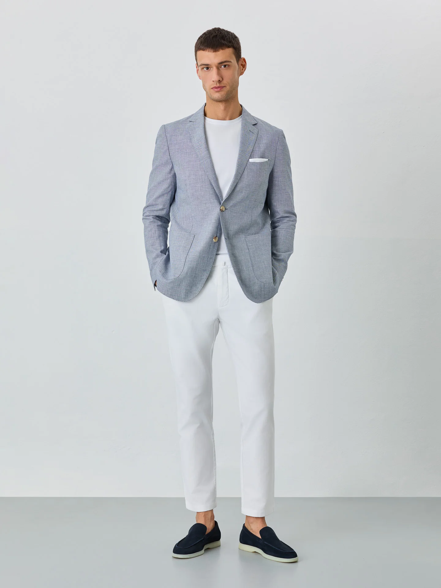 Half-Canvas Micro Houndstooth Blazer With Patch Pockets In Linen - Image 3
