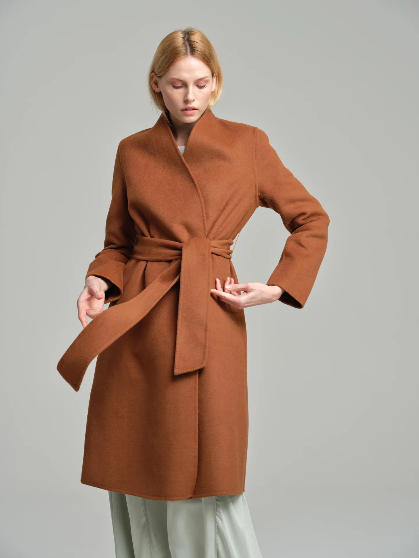 Handmade belted wool coat - Image 3