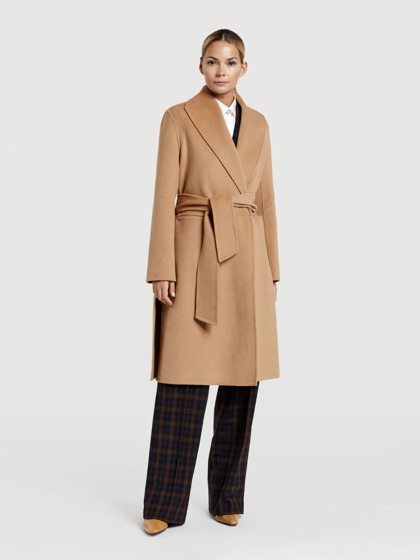 Handmade overcoat with belt - Image 2