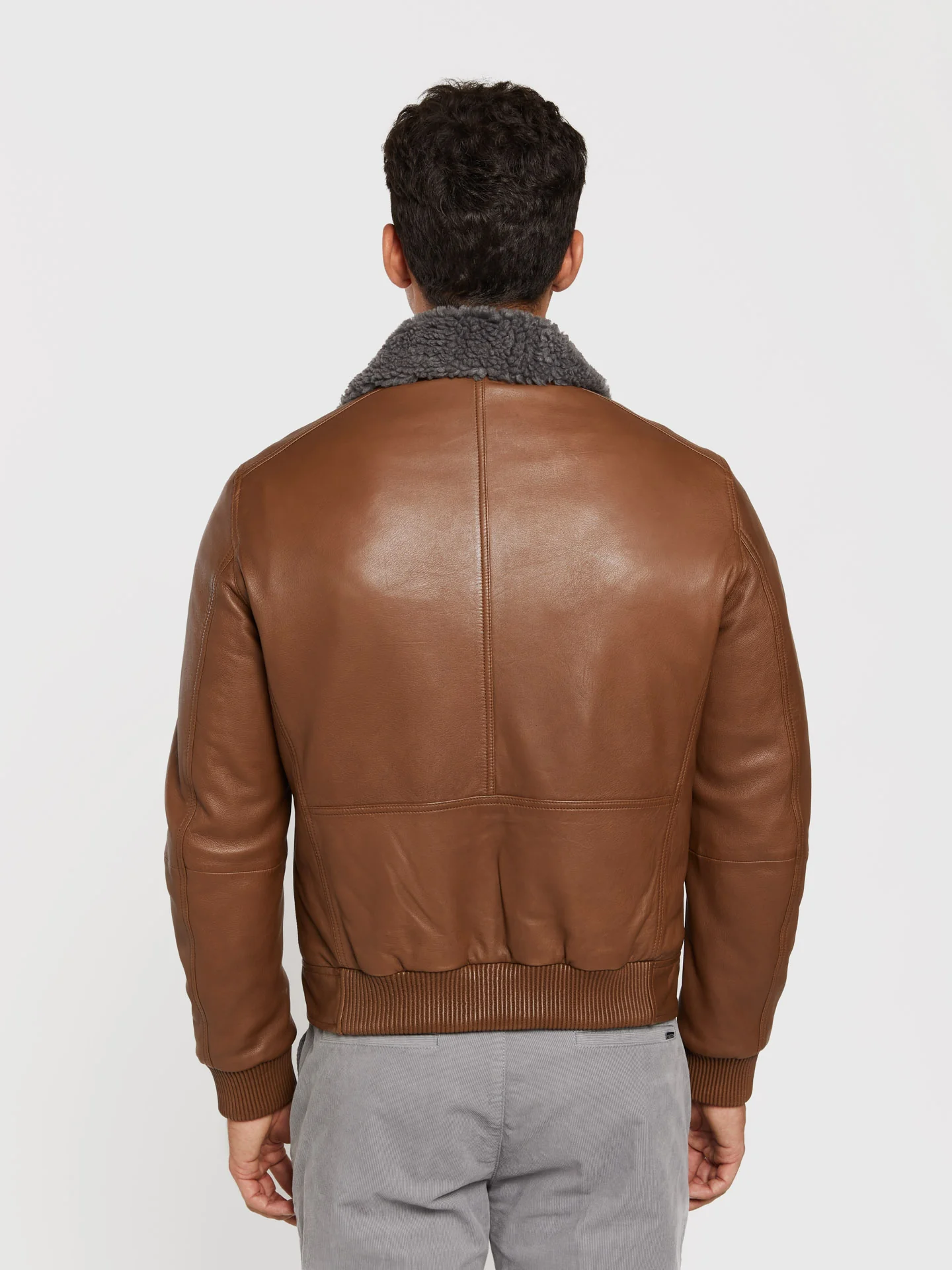 Leather aviator jacket with detachable recycled fur - Image 5