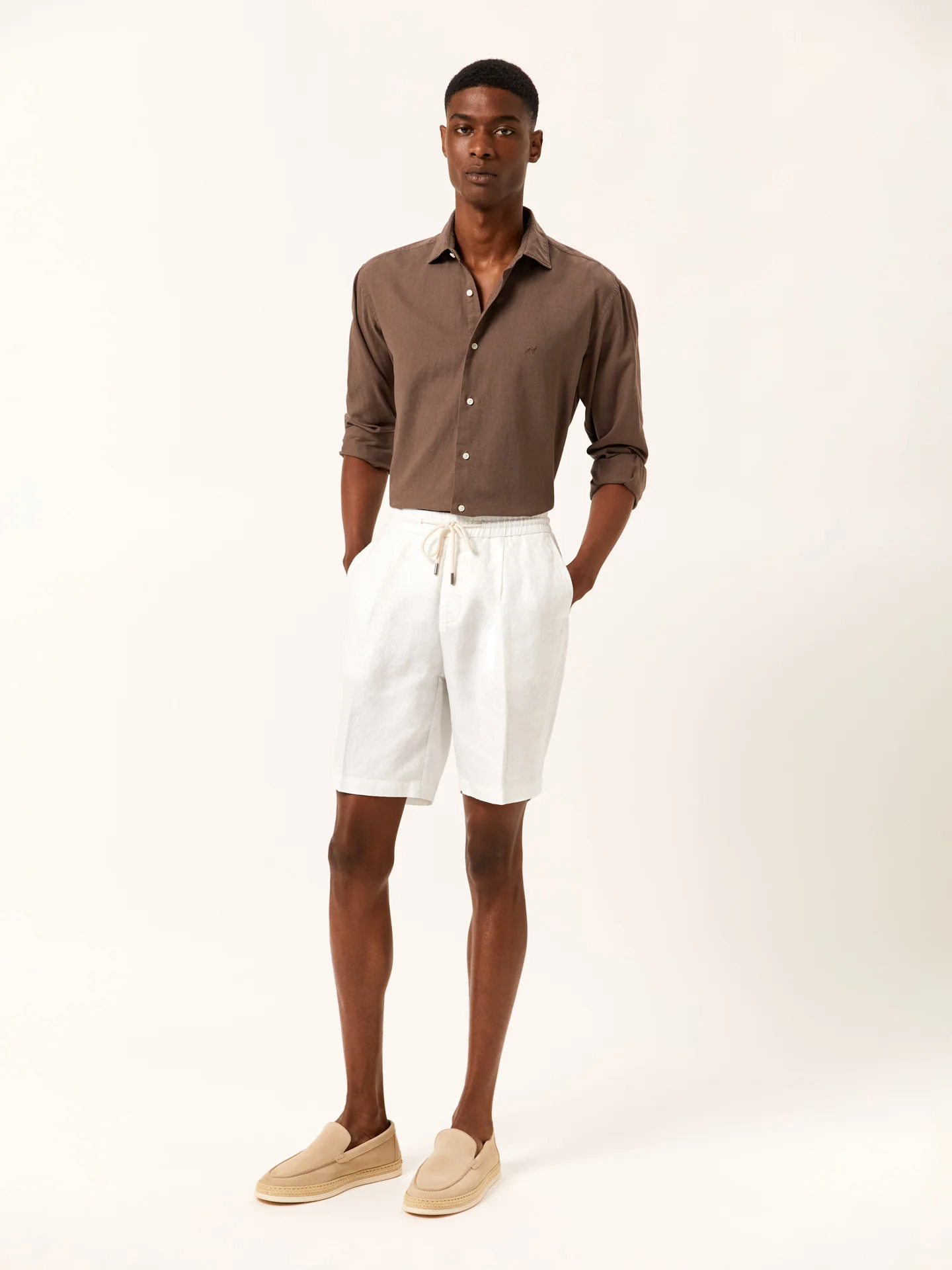 Linen Shorts with Drawstring at waistband - Image 10