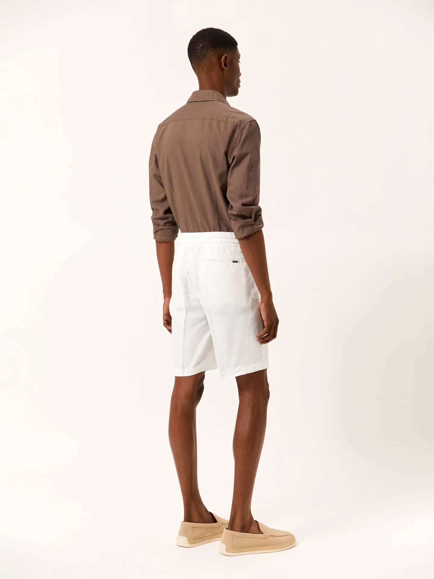 Linen Shorts with Drawstring at waistband - Image 12