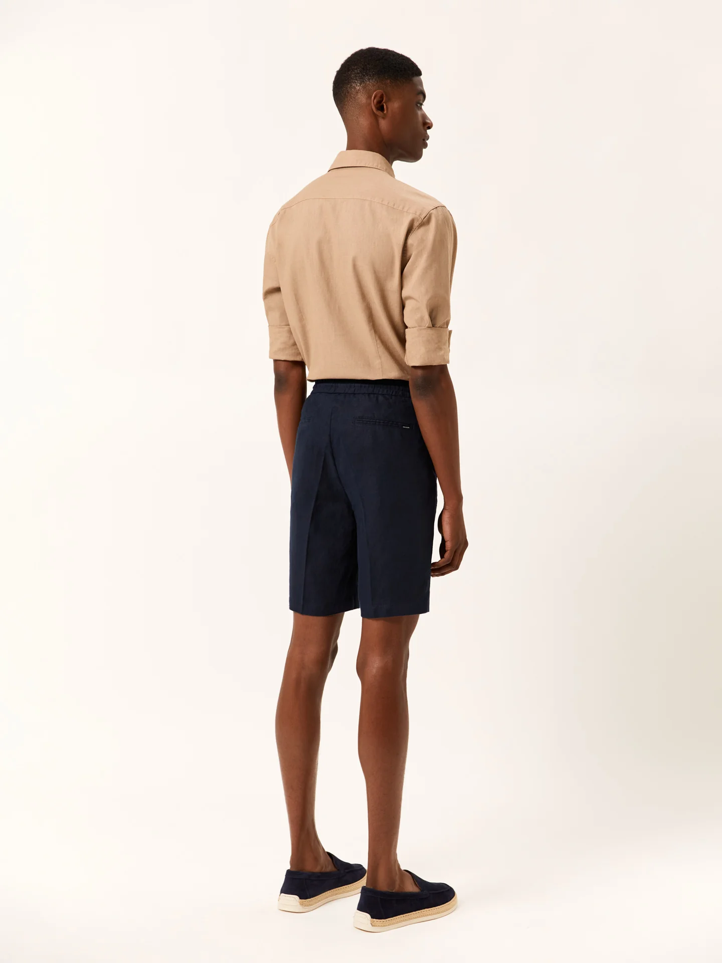 Linen Shorts with Drawstring at waistband - Image 3
