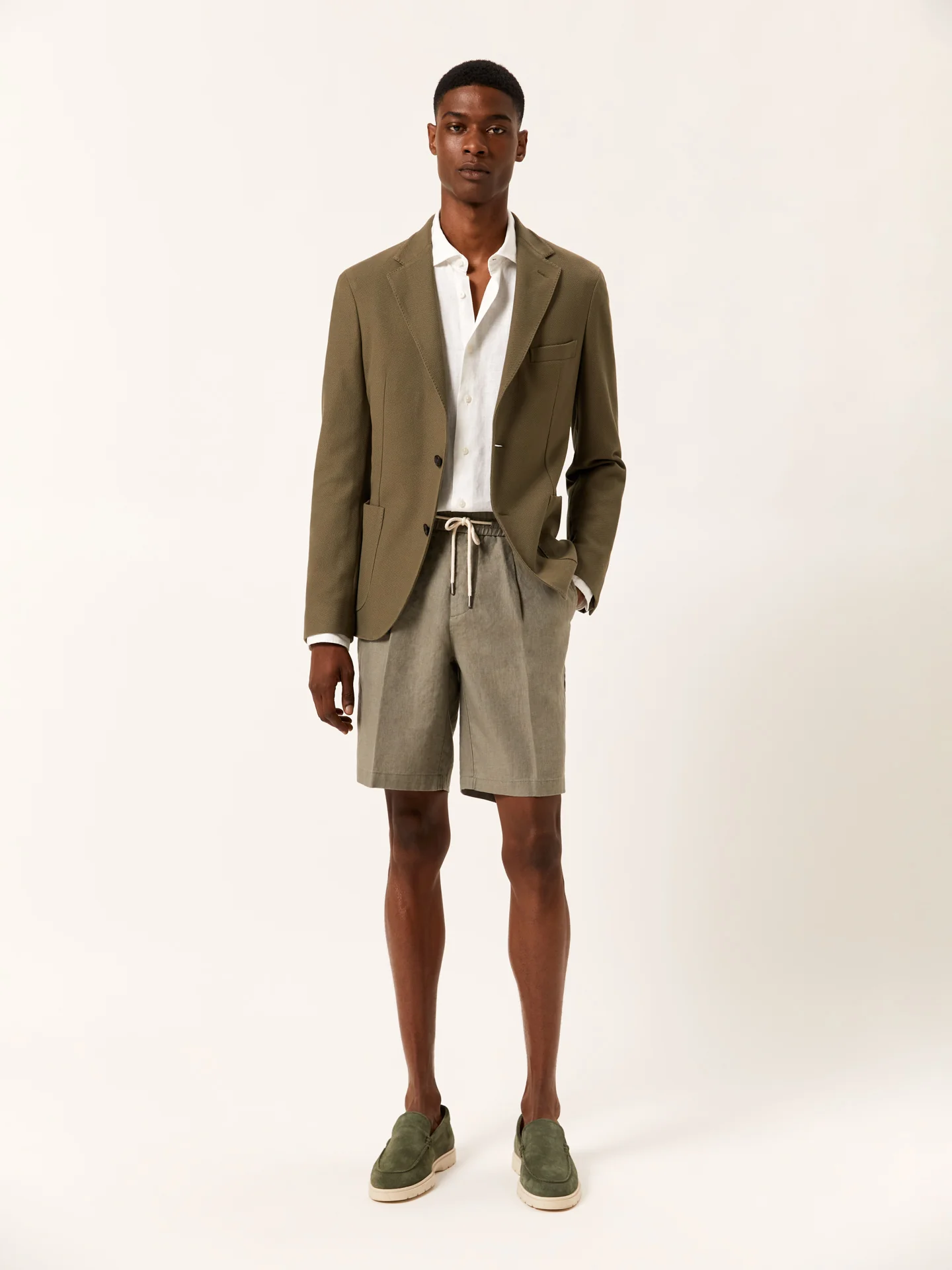 Linen Shorts with Drawstring at waistband - Image 5