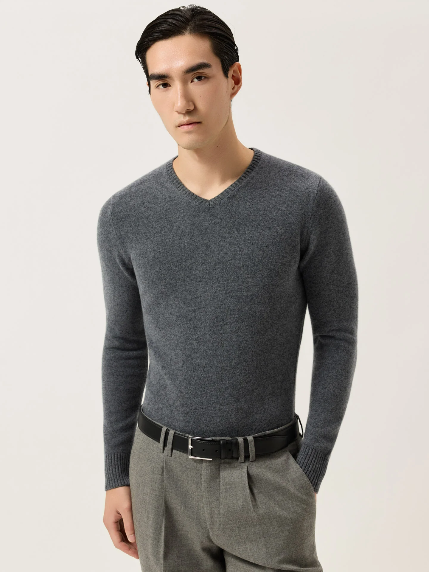 Long Sleeve V-Neck Sweater In Pure Lambswool - Image 13