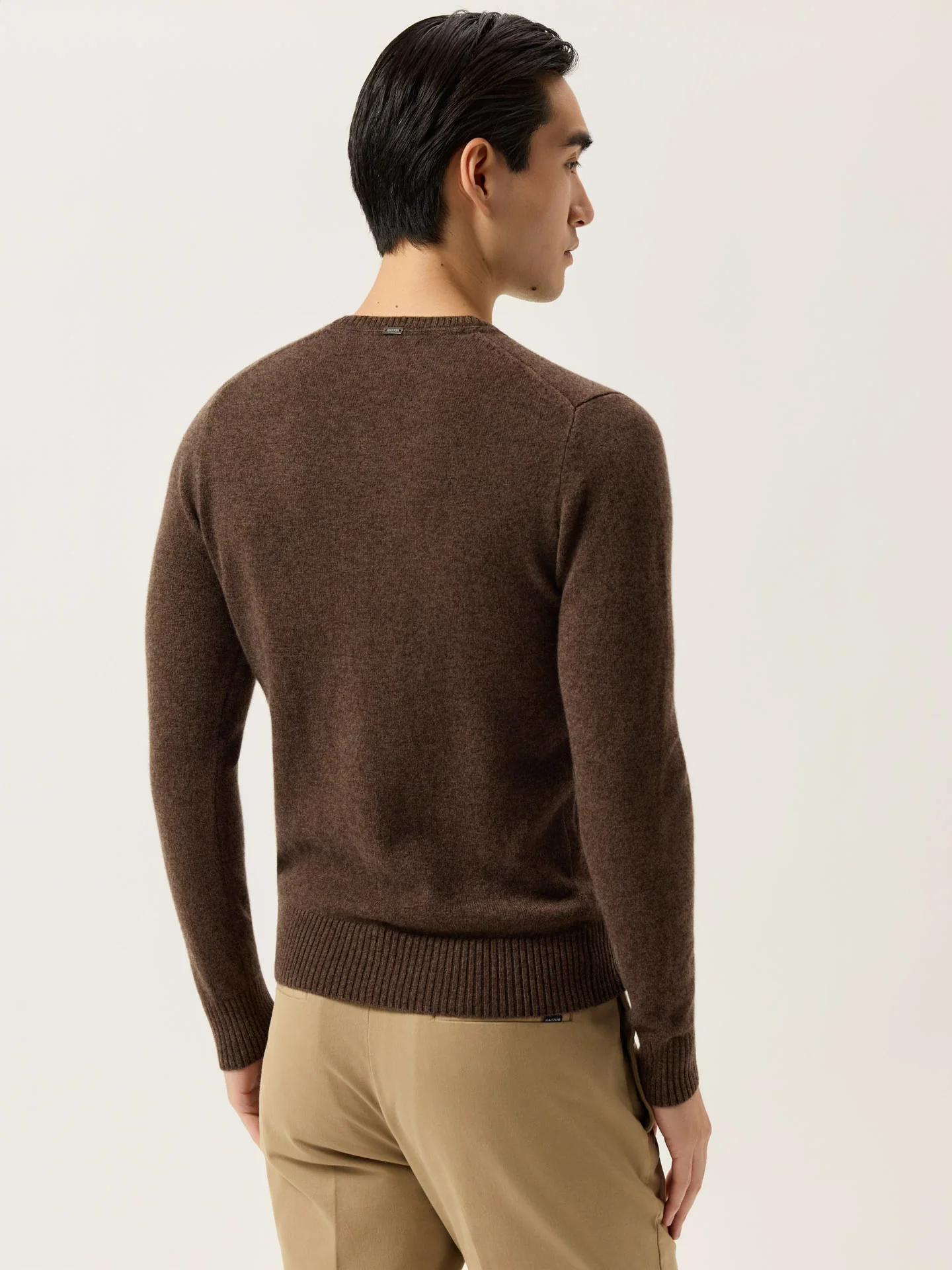 Long Sleeve V-Neck Sweater In Pure Lambswool - Image 3