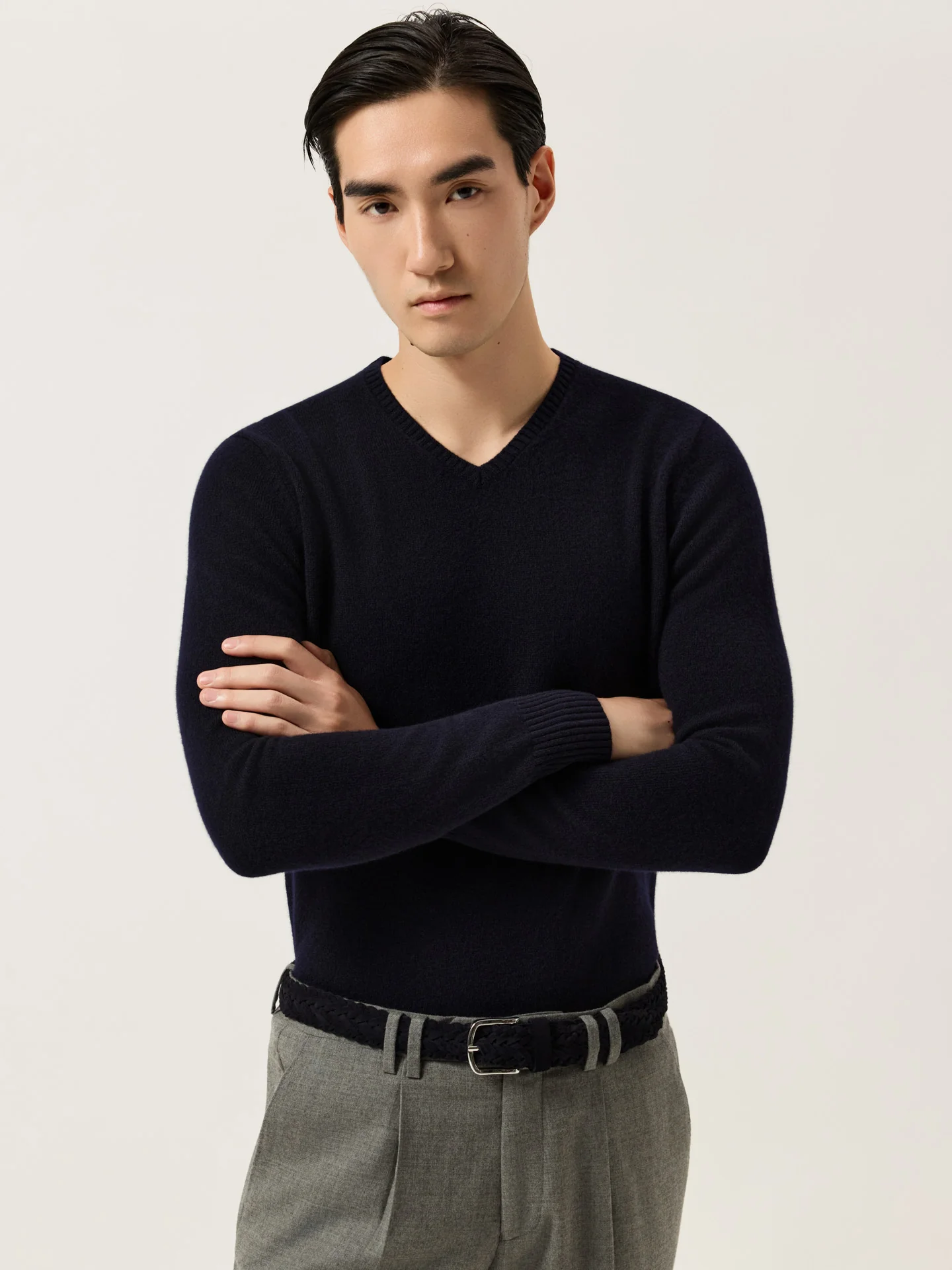 Long Sleeve V-Neck Sweater In Pure Lambswool - Image 5