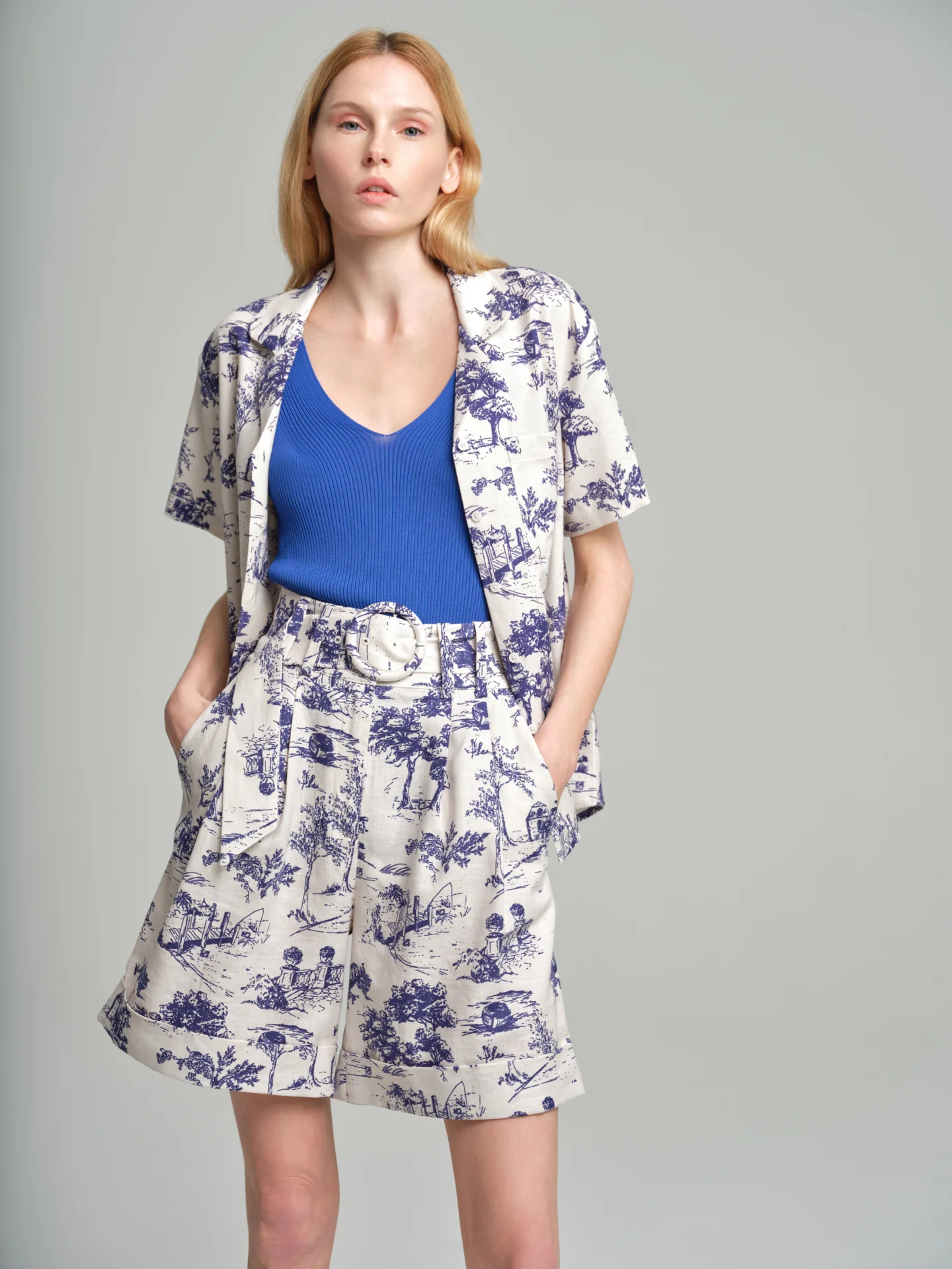 Loose fit resort shirt with rustic print - Image 2
