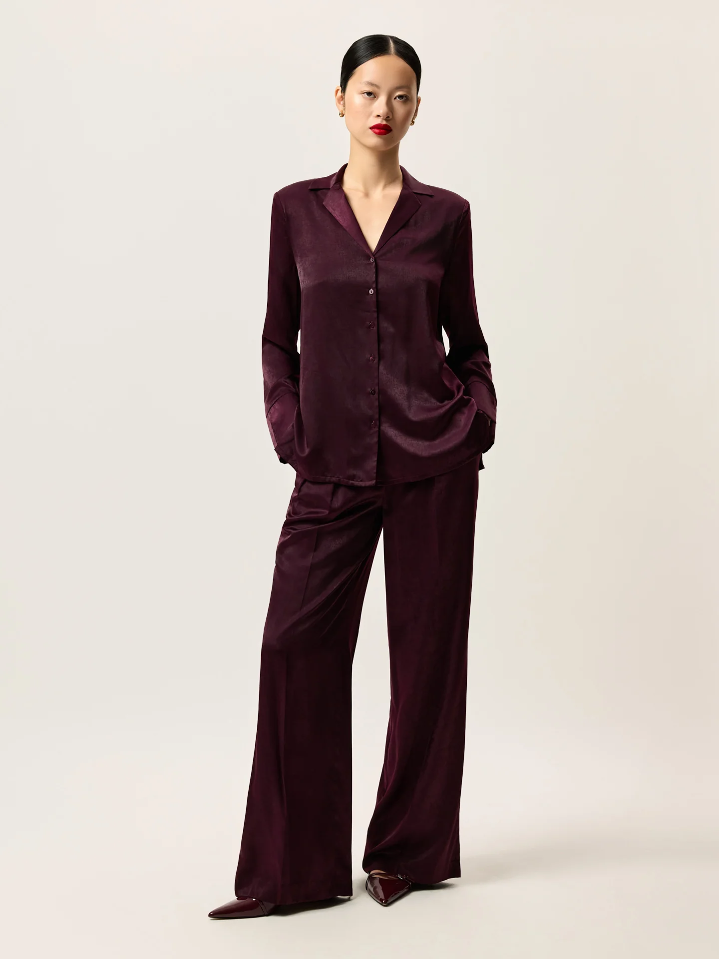 Loose Fit Trousers In Rayon Blend With Front Pleats