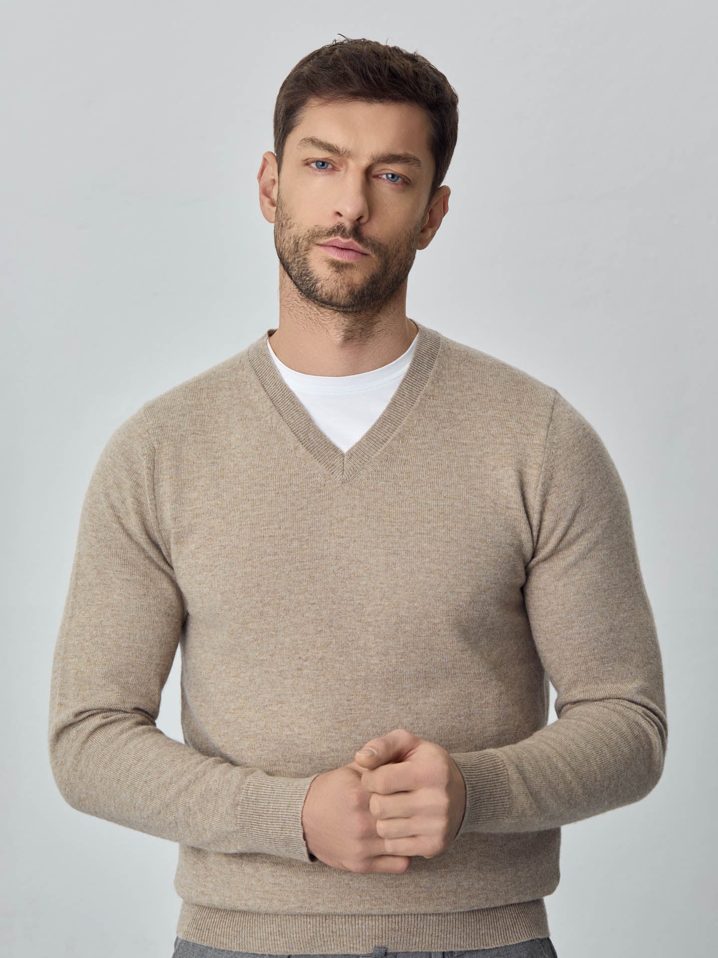 Machine Washable V-Neck Sweater With Long Sleeves In Lambswool Blend - Image 2