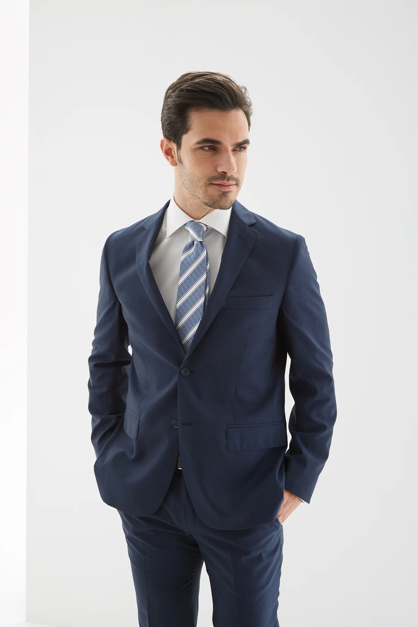 Men's Slim Fit Classic Suit. - Image 2