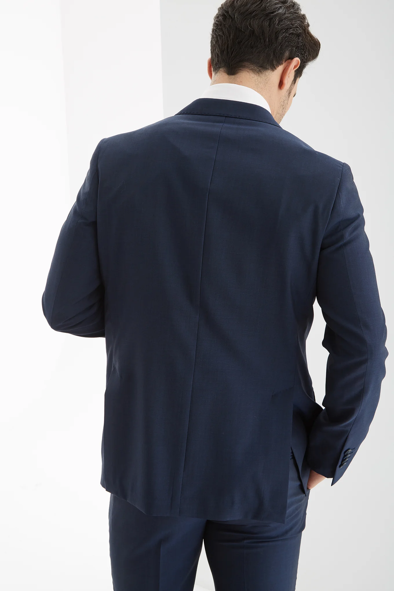 Men's Slim Fit Classic Suit. - Image 3