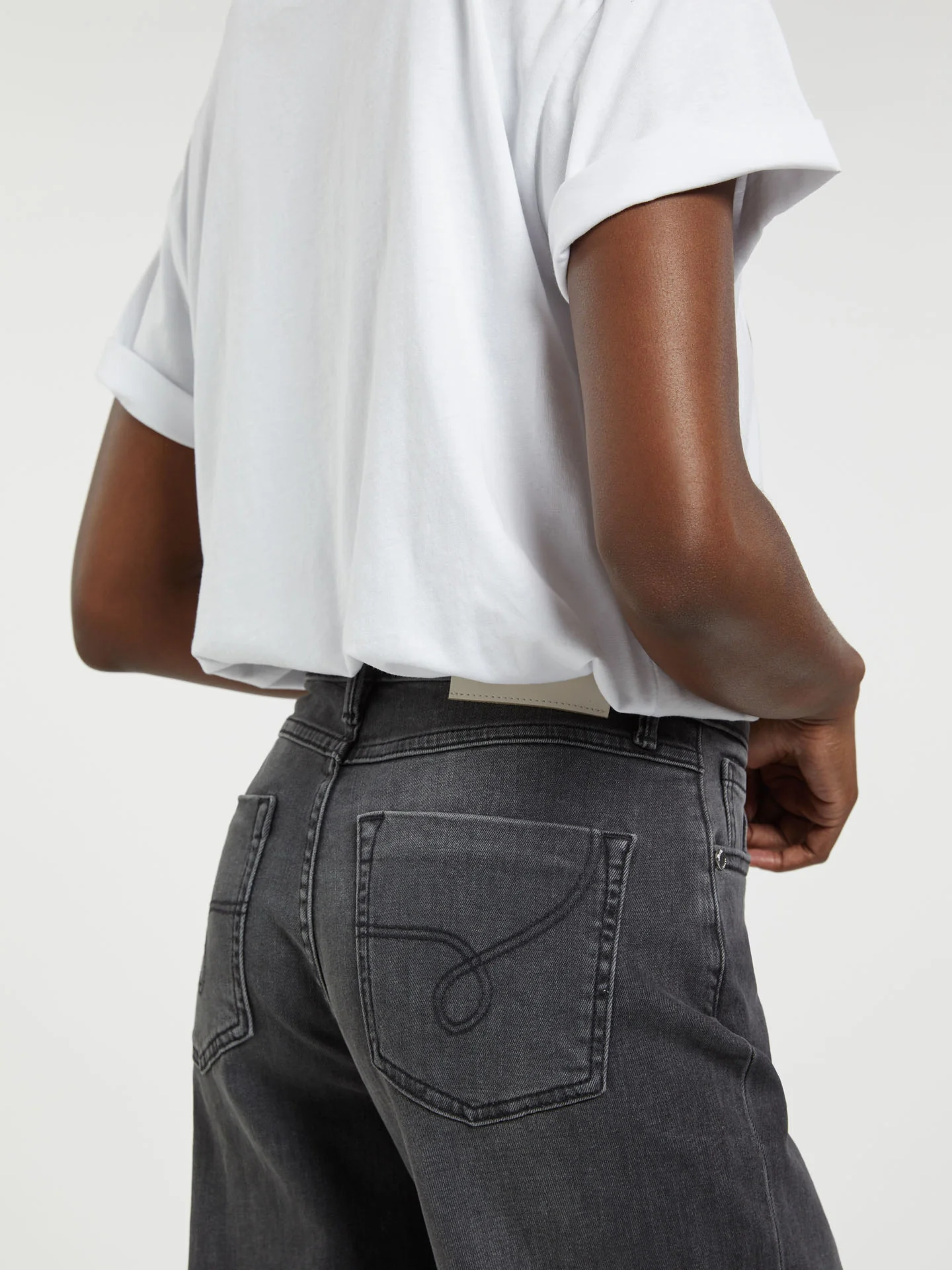 Mom Fit Jeans - Image 3