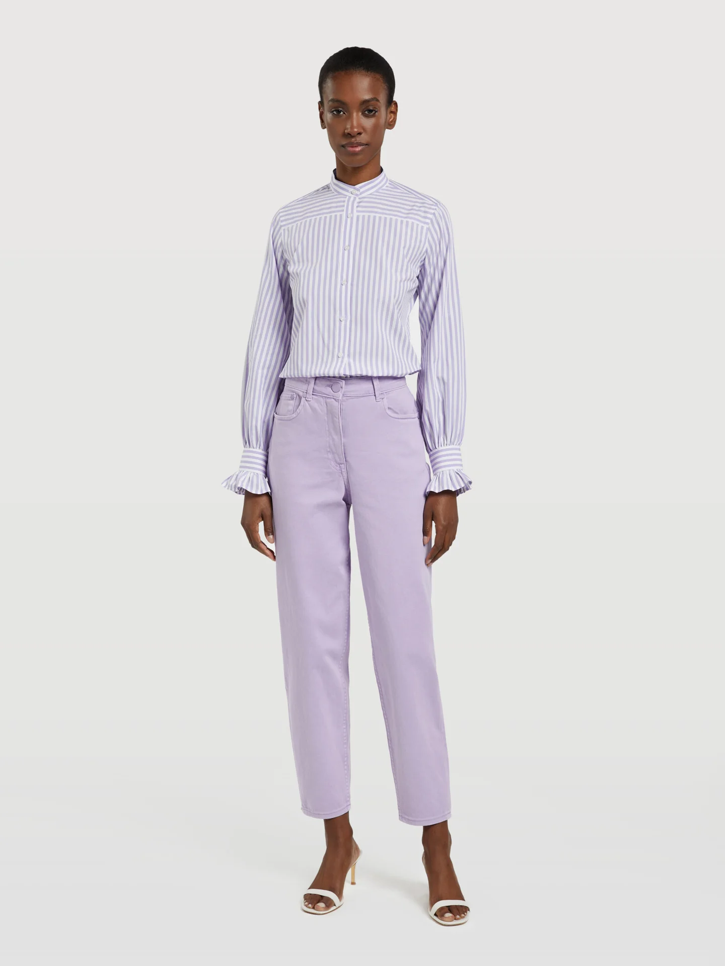 Mom Fit Jeans - Image 4