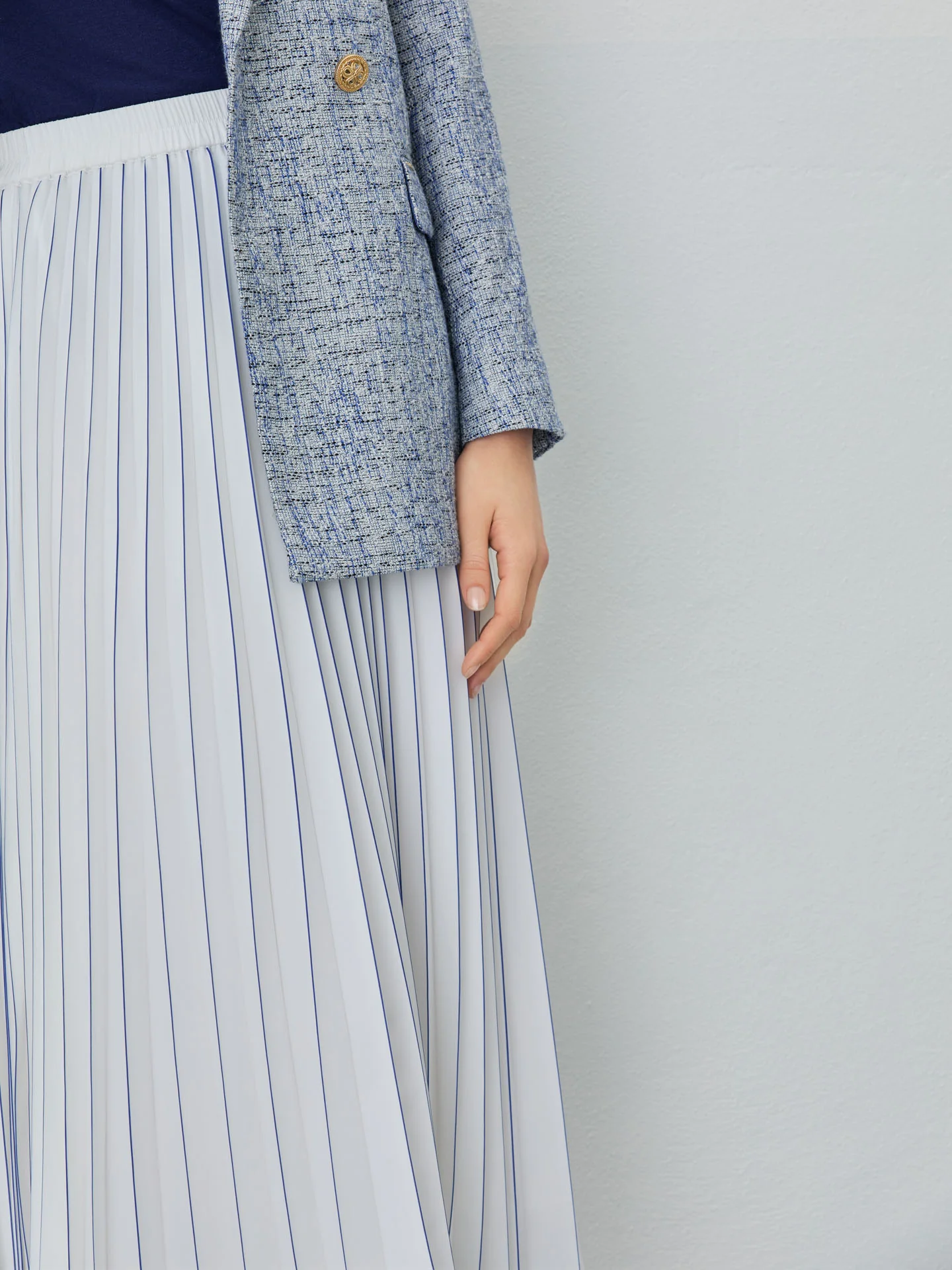 Pleated Skirt With Stripes - Image 9