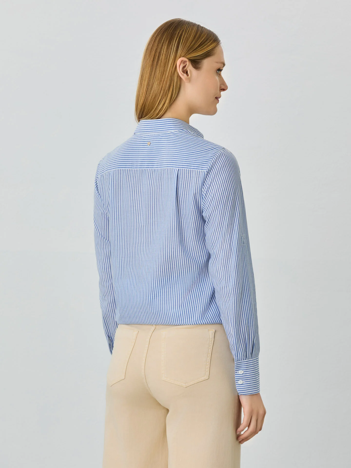 Regular Fit Button Down Shirt With Roll Up Sleeves in Cotton Tencel Blend - Image 4