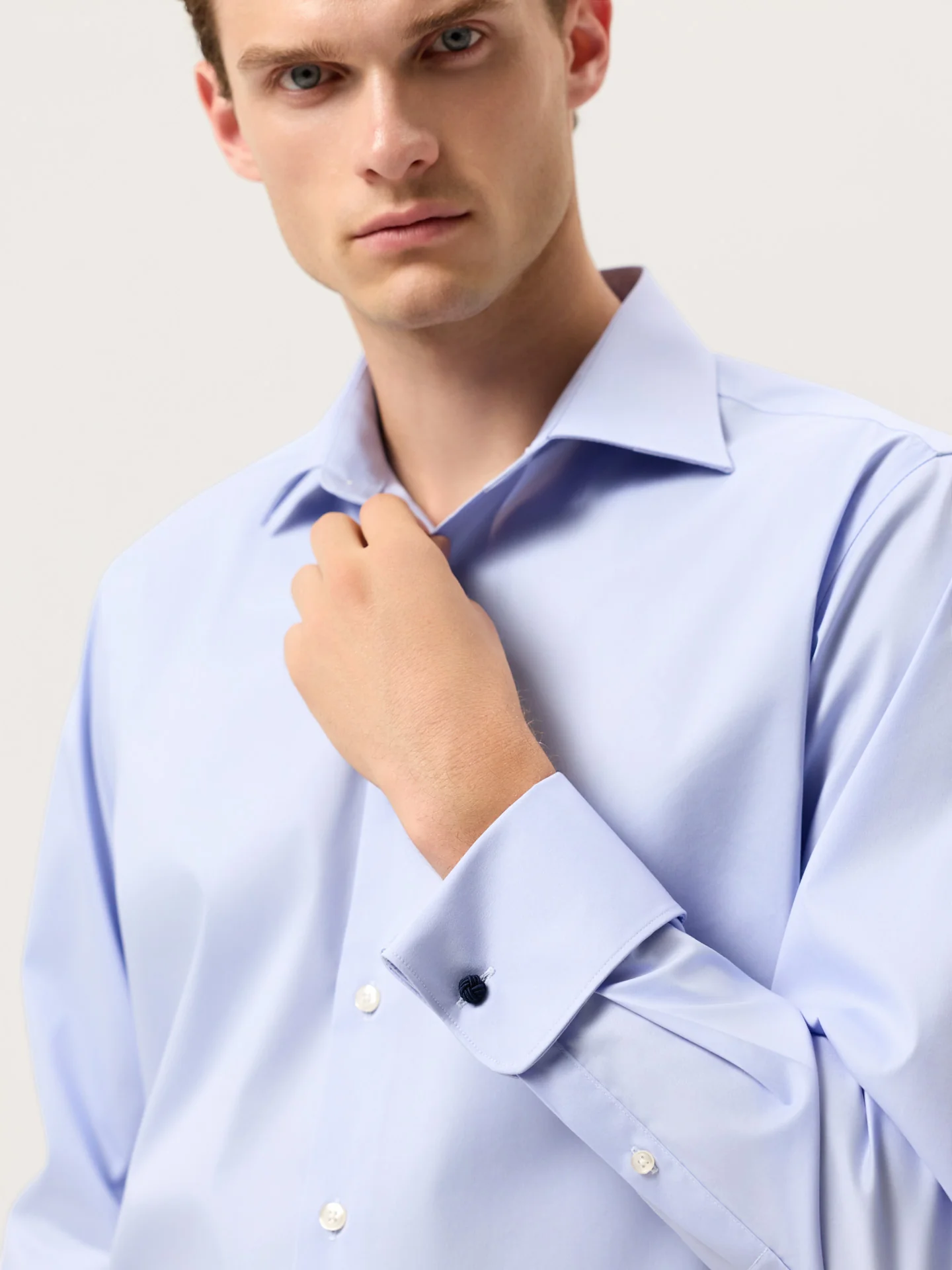 Regular Fit Cotton Stretch Travel Shirt With Oxford Collar And Double Cuff - Image 2