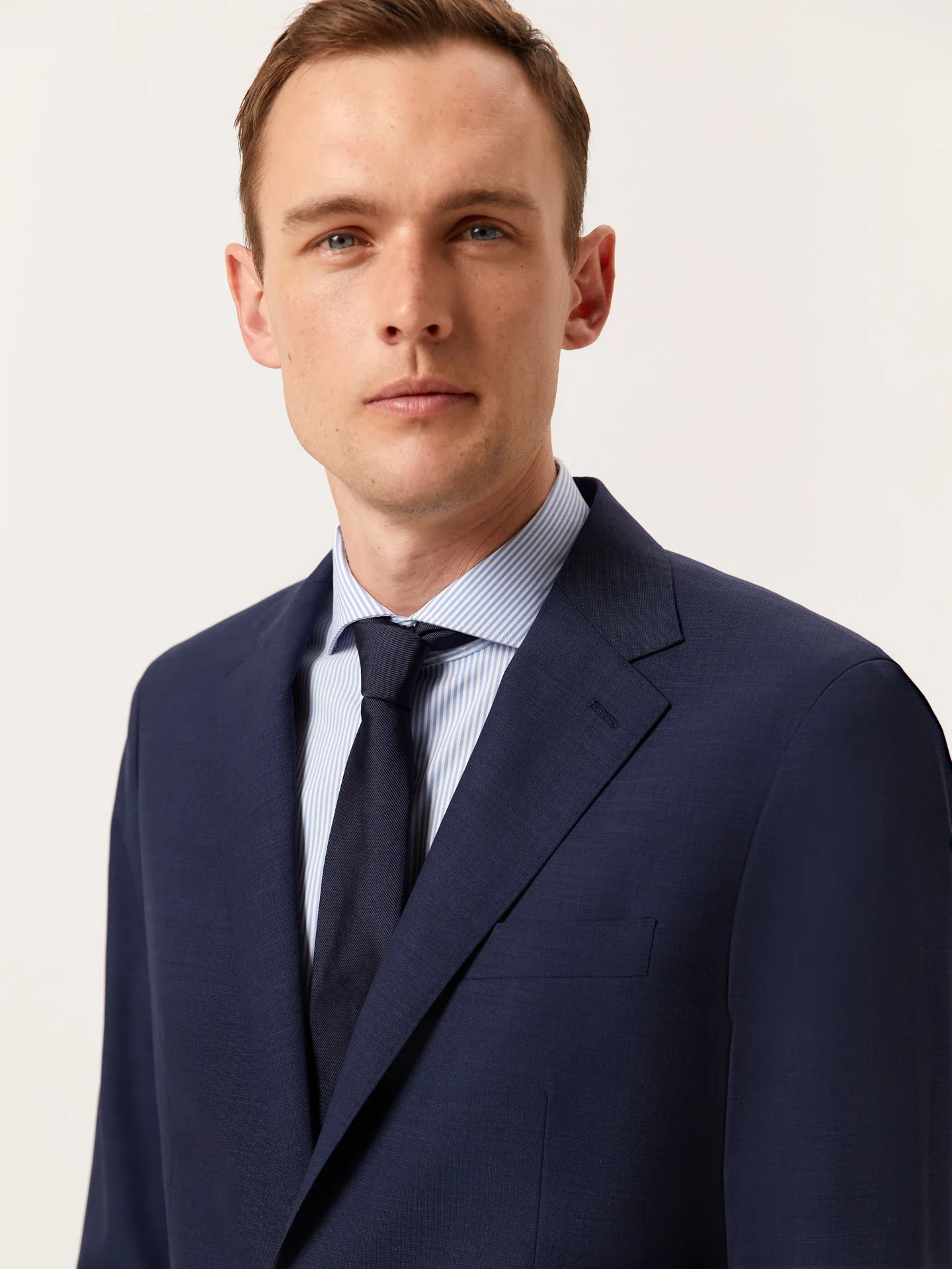Regular Fit Nailhead Suit in Wool - Image 2