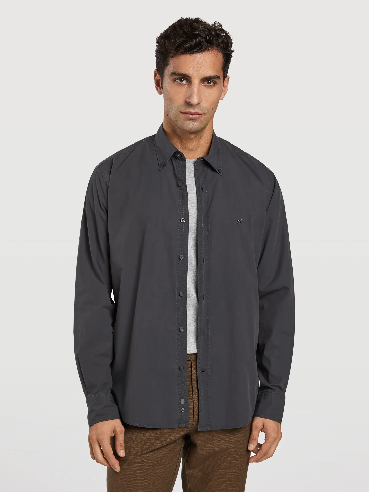 Regular fit plain over dye poplin shirt - Image 4