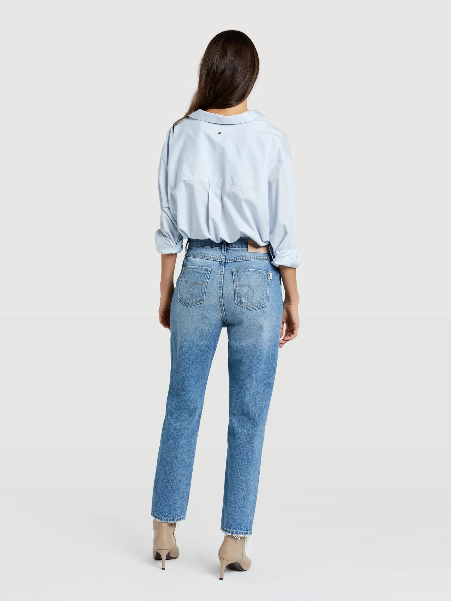Regular leg jeans - Image 2
