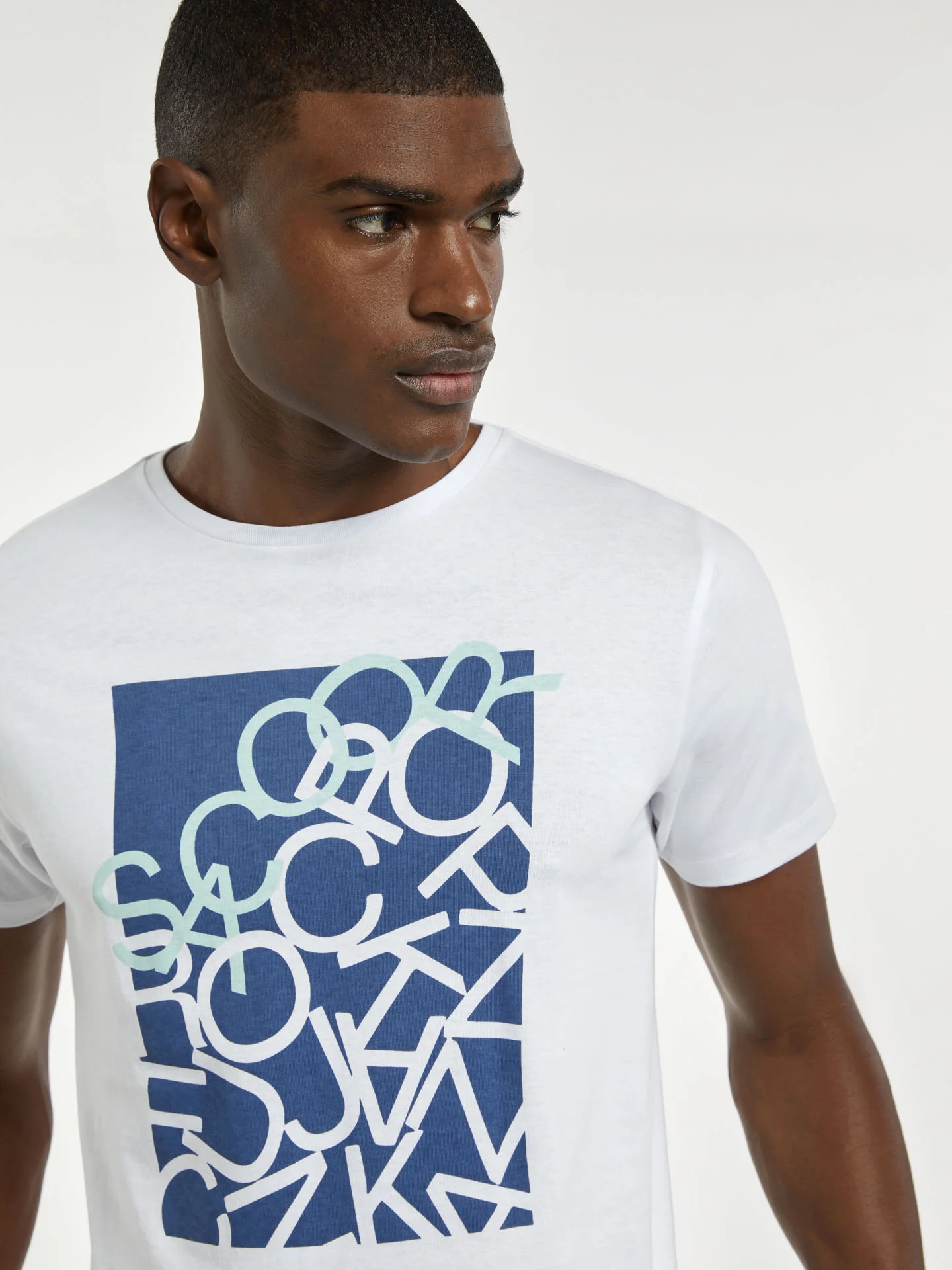 Respekt T-shirt With 'Sacoor Music' Print - Image 5