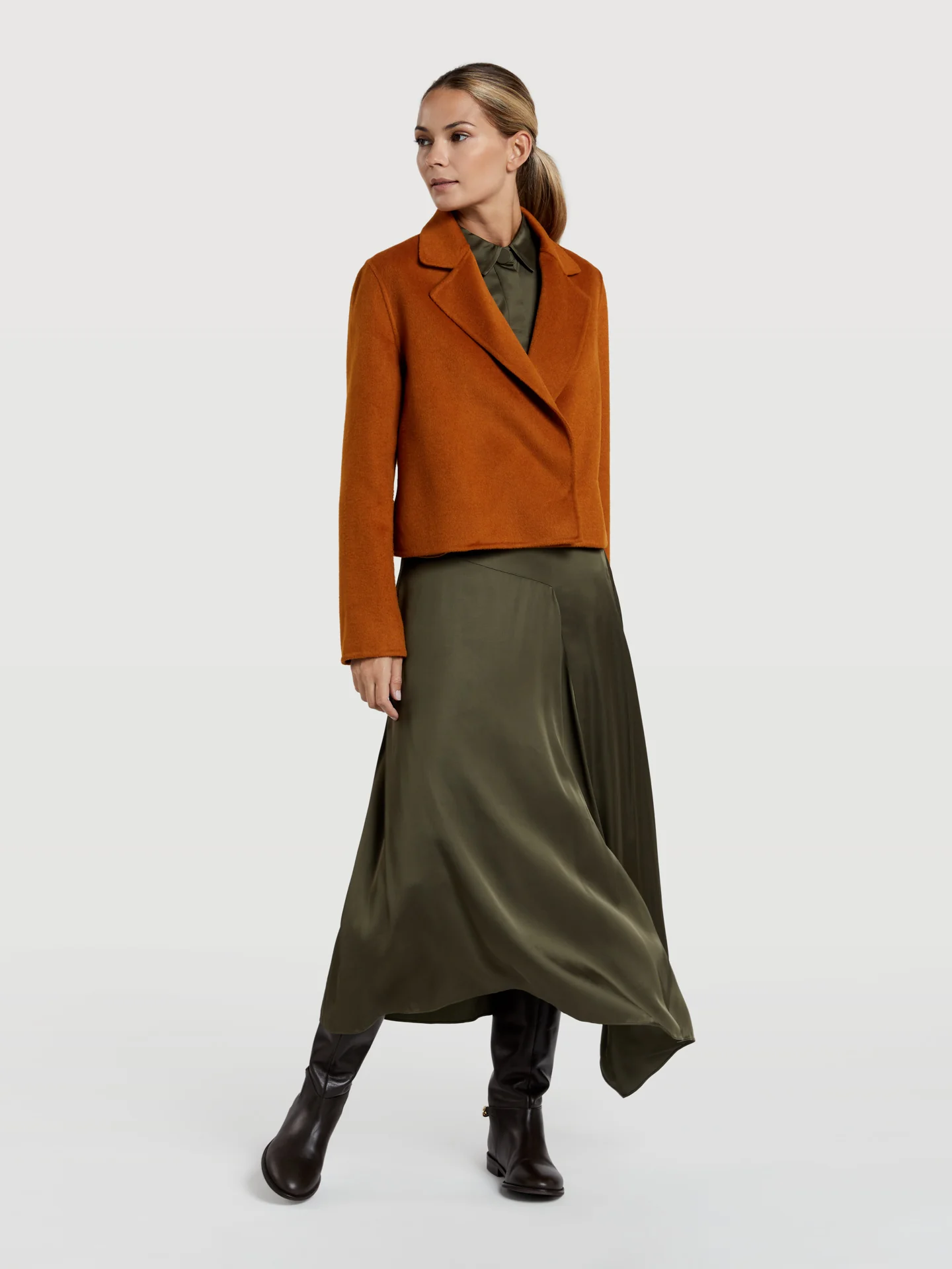 Short handmade wide lapel jacket