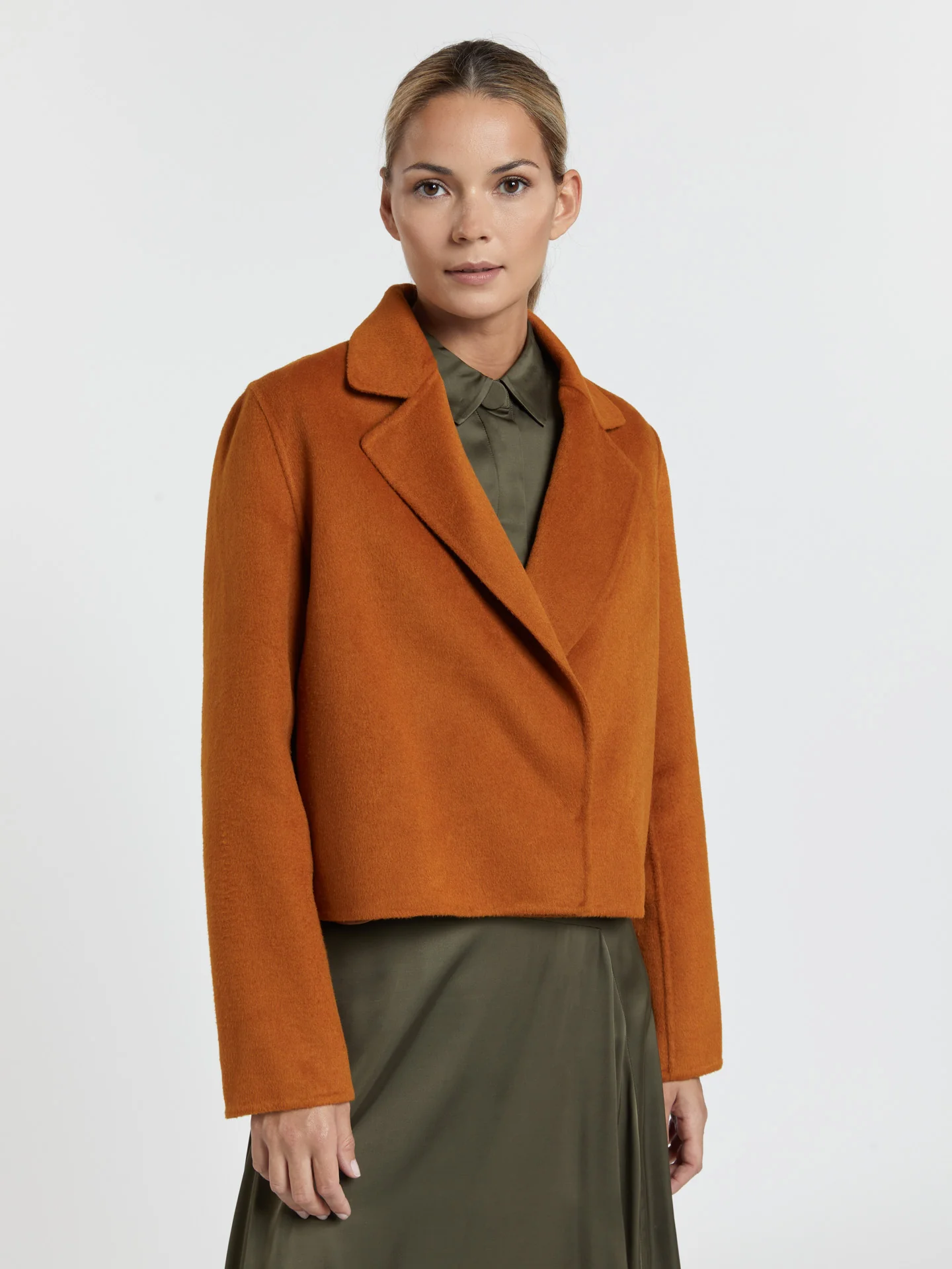 Short handmade wide lapel jacket - Image 2