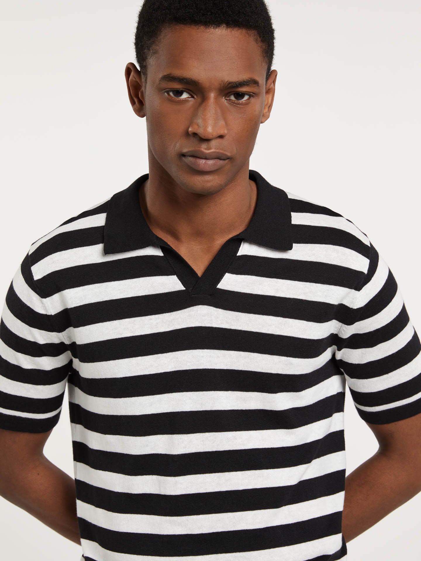 Short Sleeve Polo Sweater With Stripes - Image 6