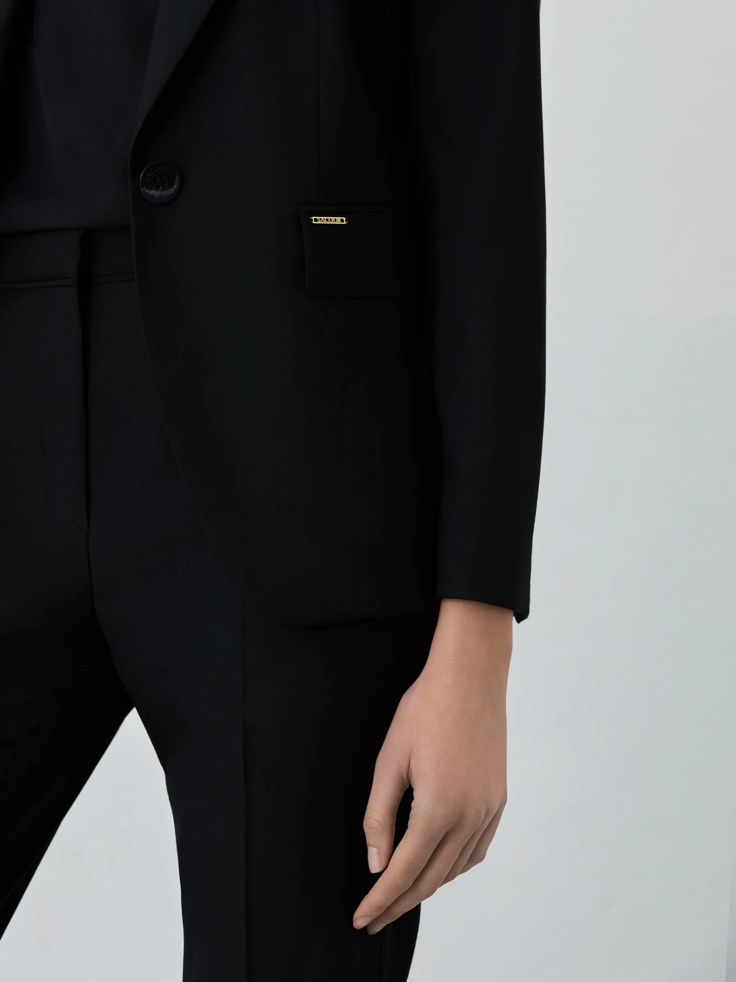 Single Breasted Black Suit In Wool Blend - Image 3
