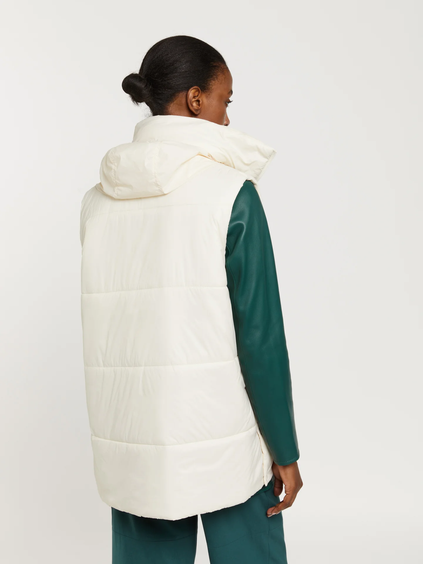 Sleeveless puffer - Image 6