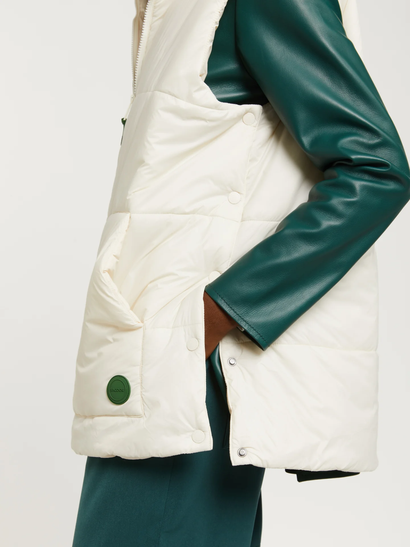 Sleeveless puffer - Image 7