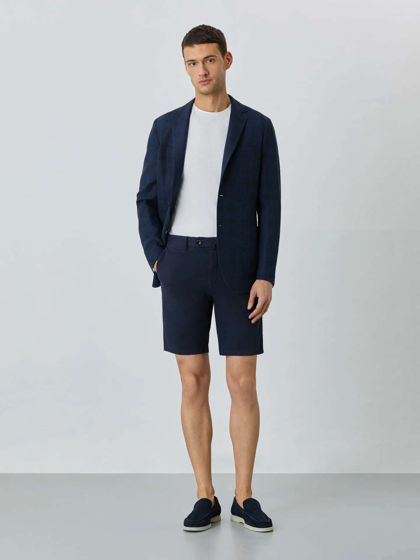 Slim Fit Bermuda Shorts In Blended Cotton