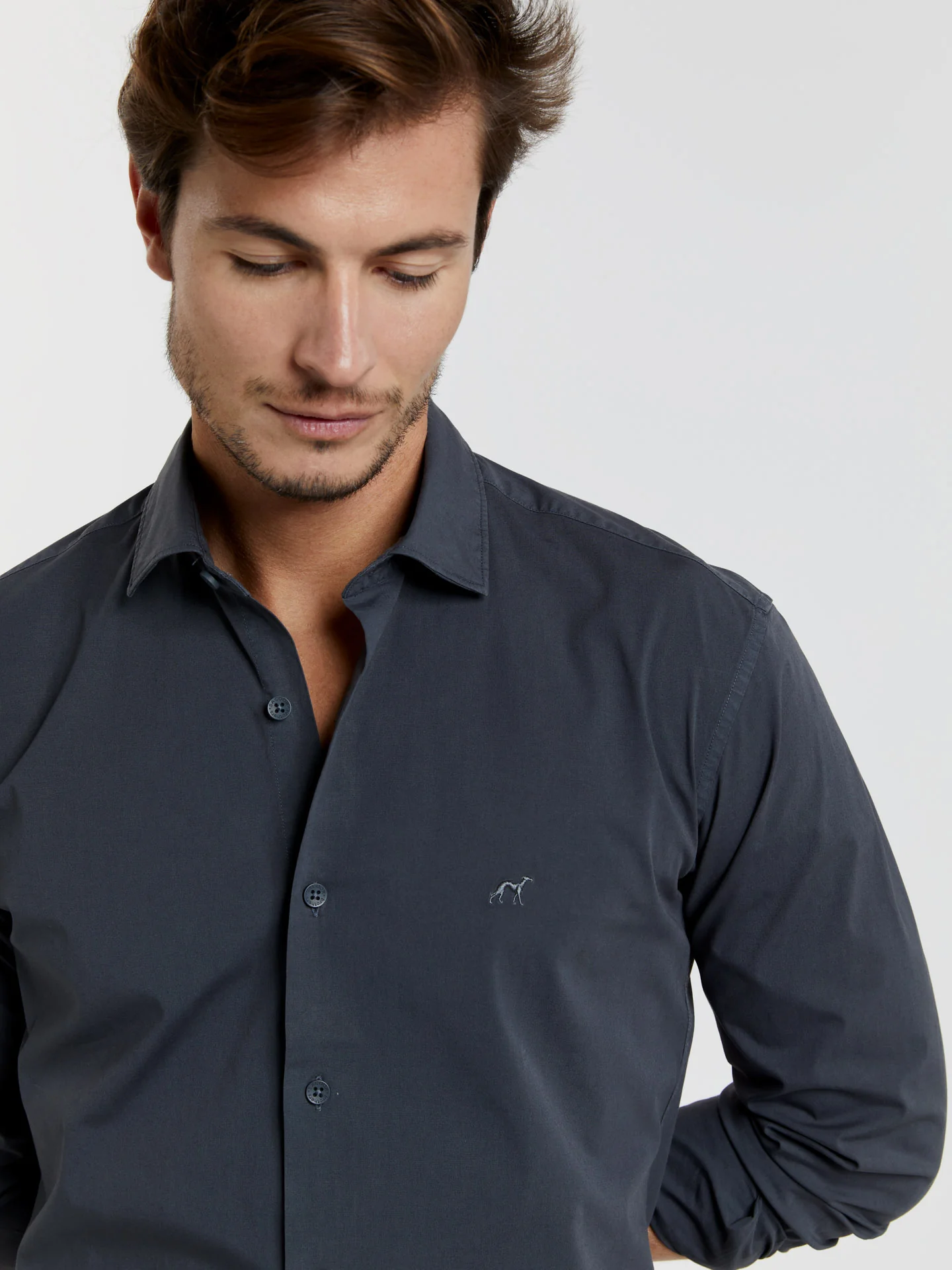 Slim fit comfort poplin garment dye shirt - Image 8