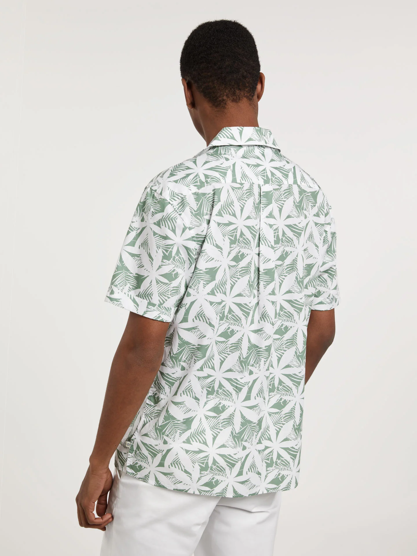 Slim fit cuba collar special edition print shirt - Image 4