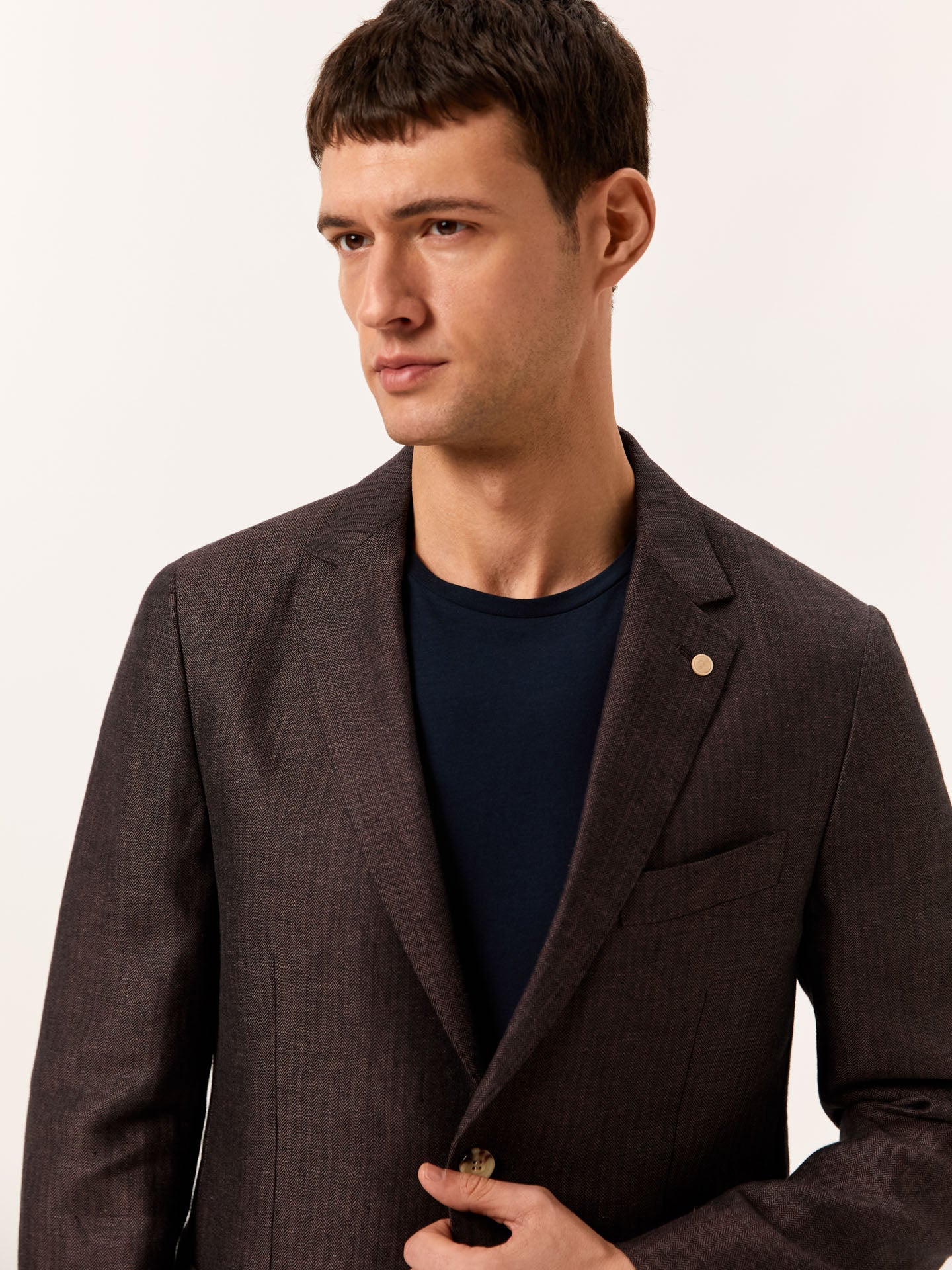 Slim Fit Herringbone Blazer in 100% Linen - Image 3
