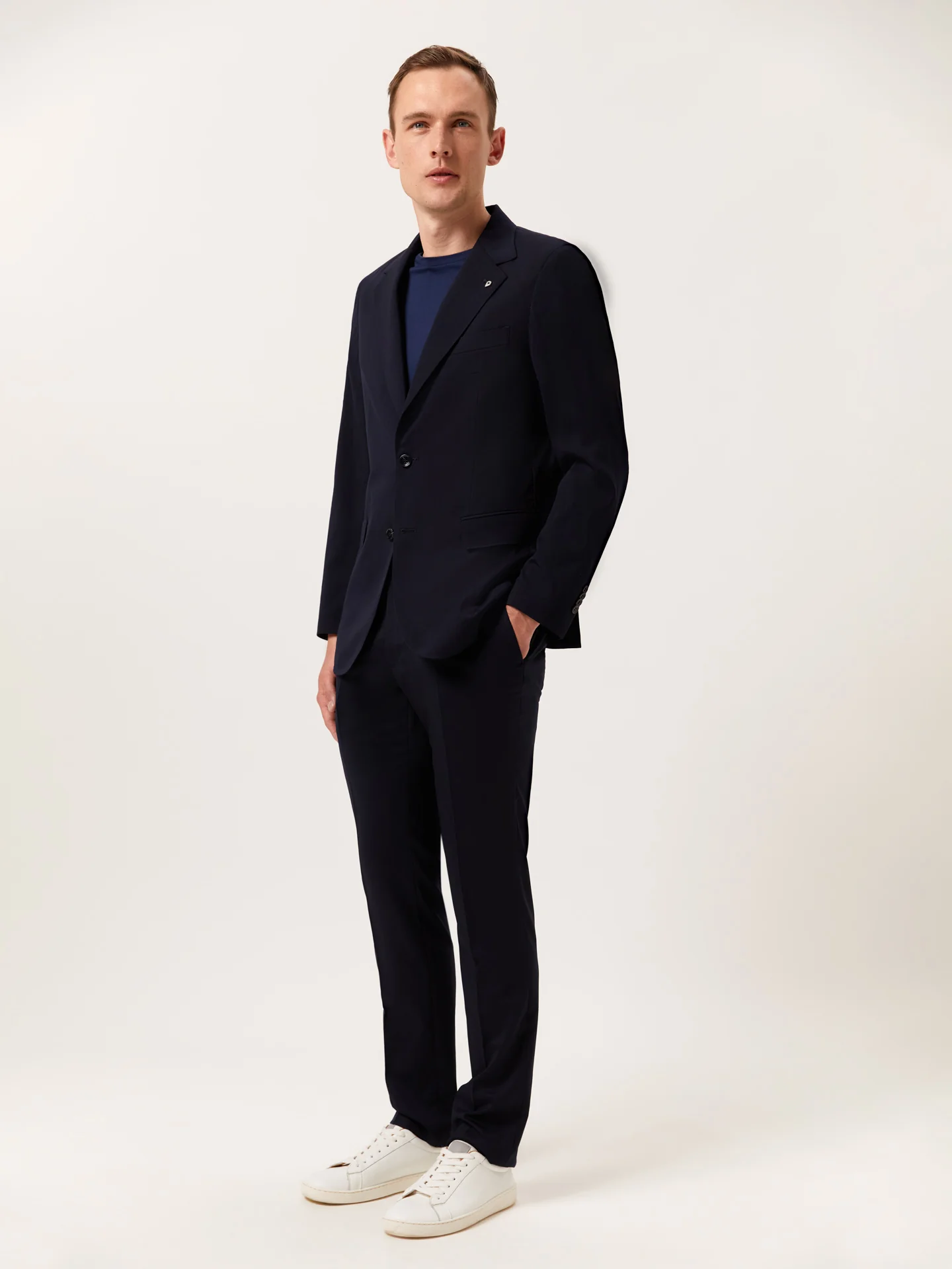 Slim Fit Herringbone Suit in Performance Wool