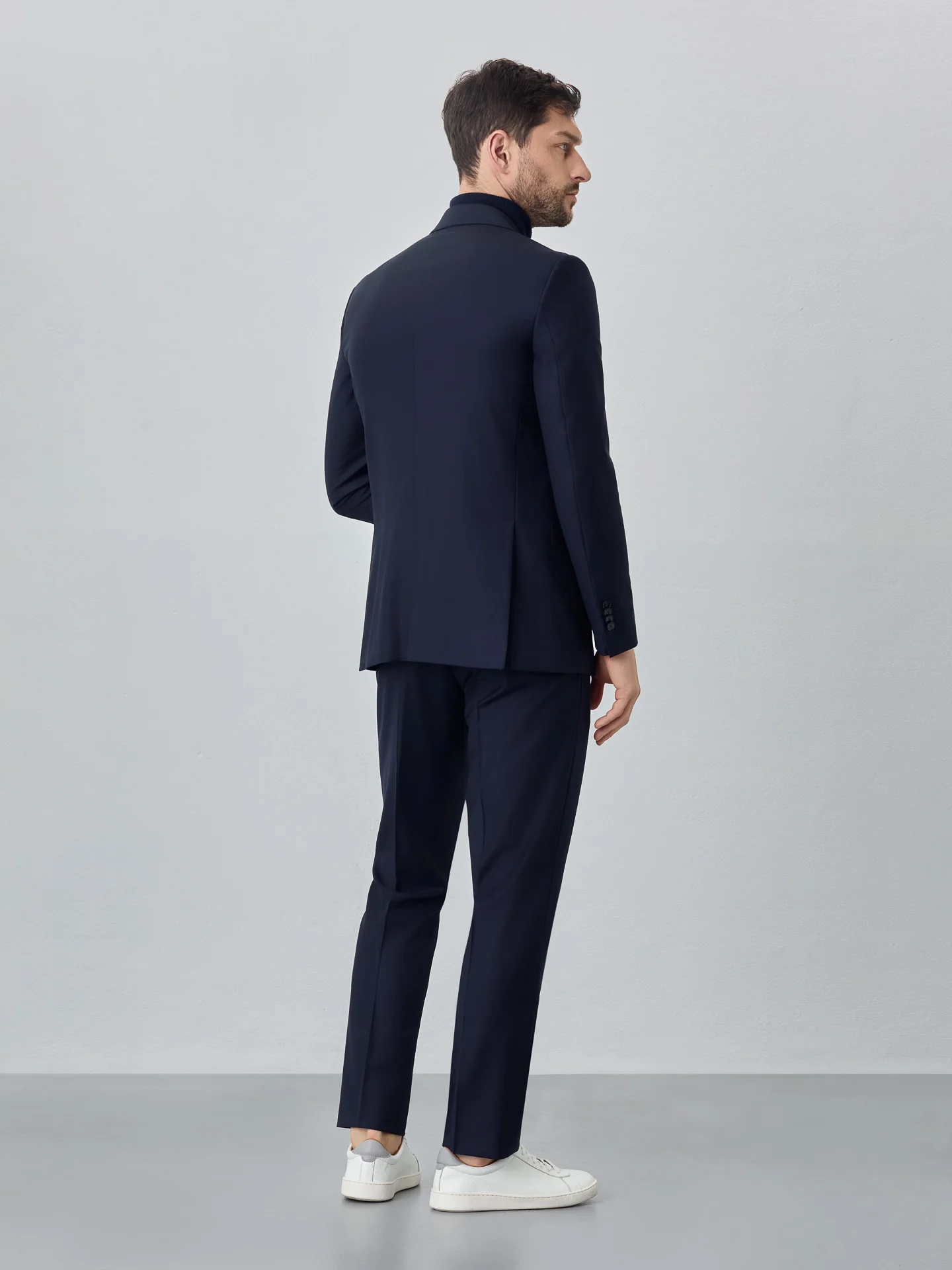 Slim Fit K-Moving Italian Fabric Suit - Image 3